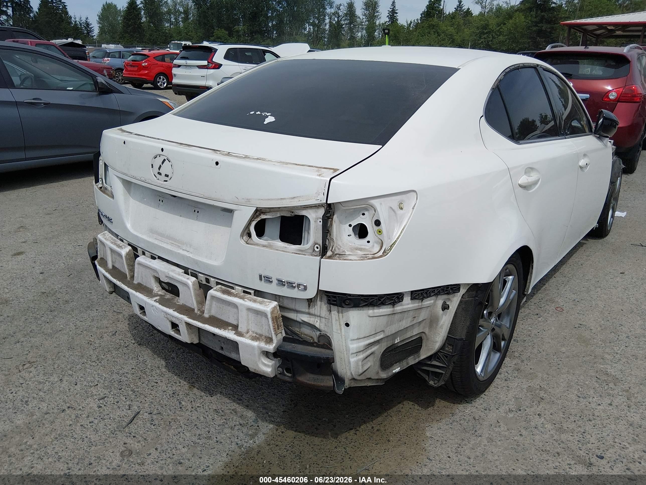 2006 Lexus Is 350   White vin: JTHBE262765004717