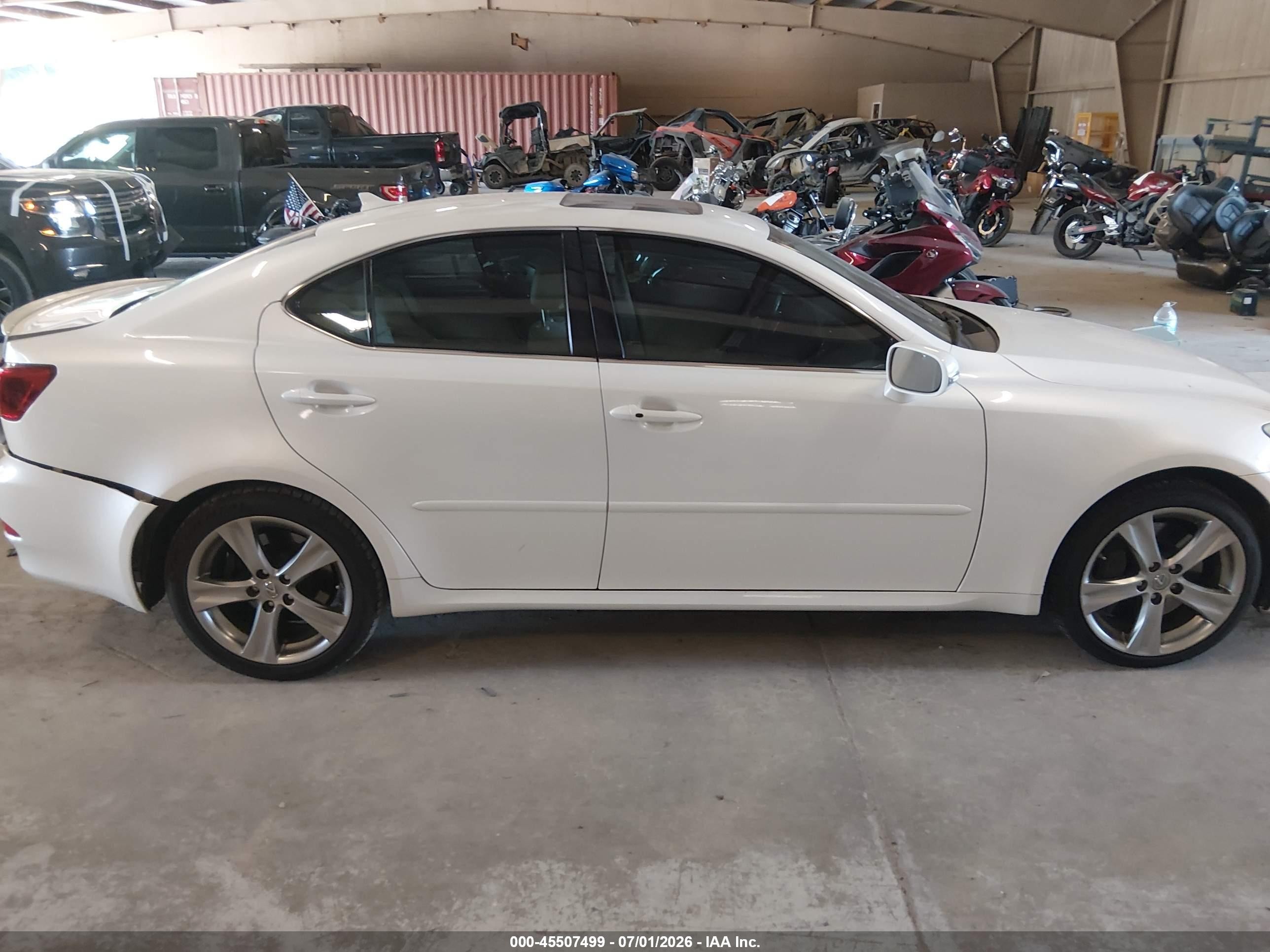 2012 Lexus Is 350   White vin: JTHBE5C21C5030649