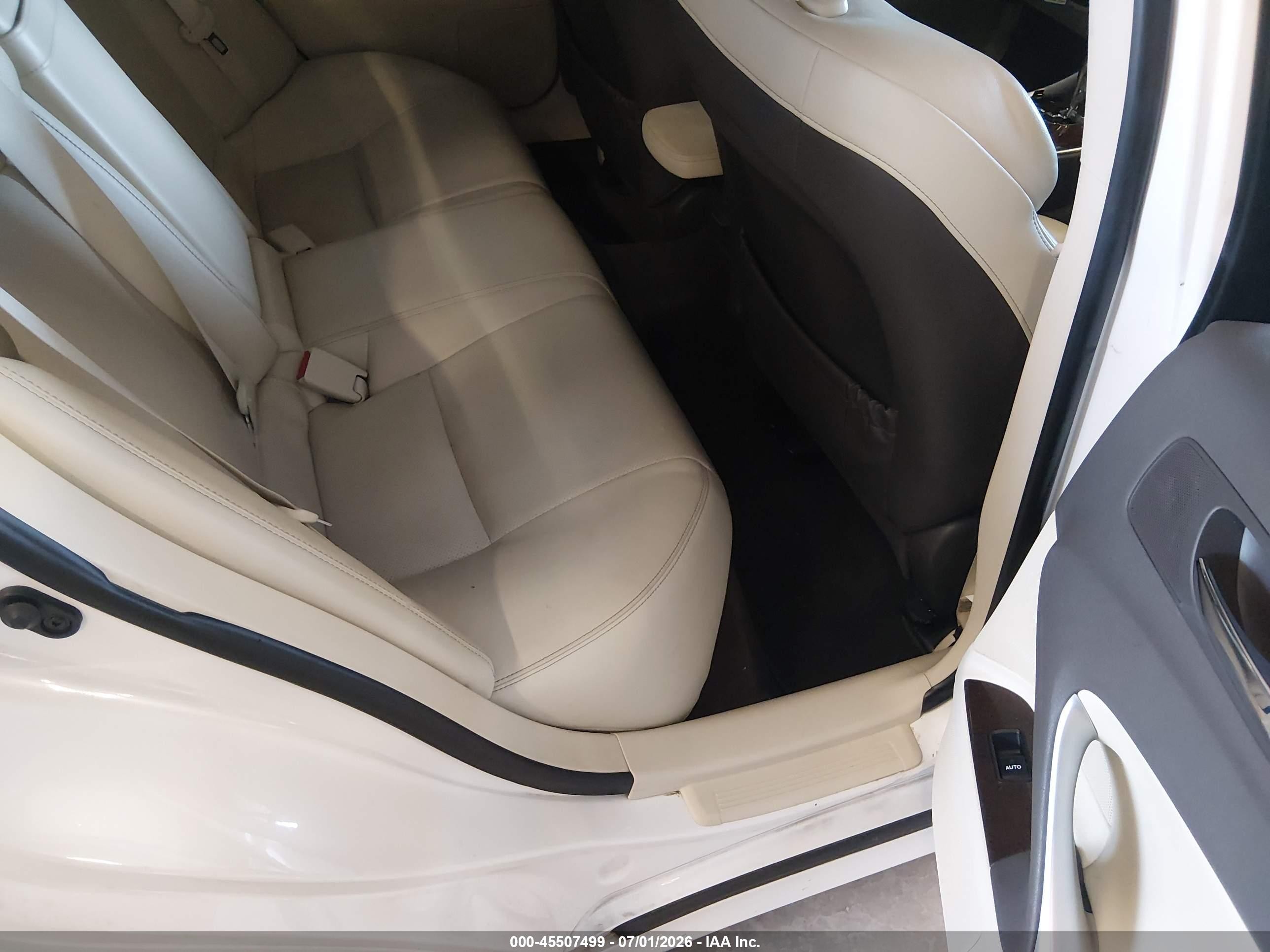 2012 Lexus Is 350   White vin: JTHBE5C21C5030649