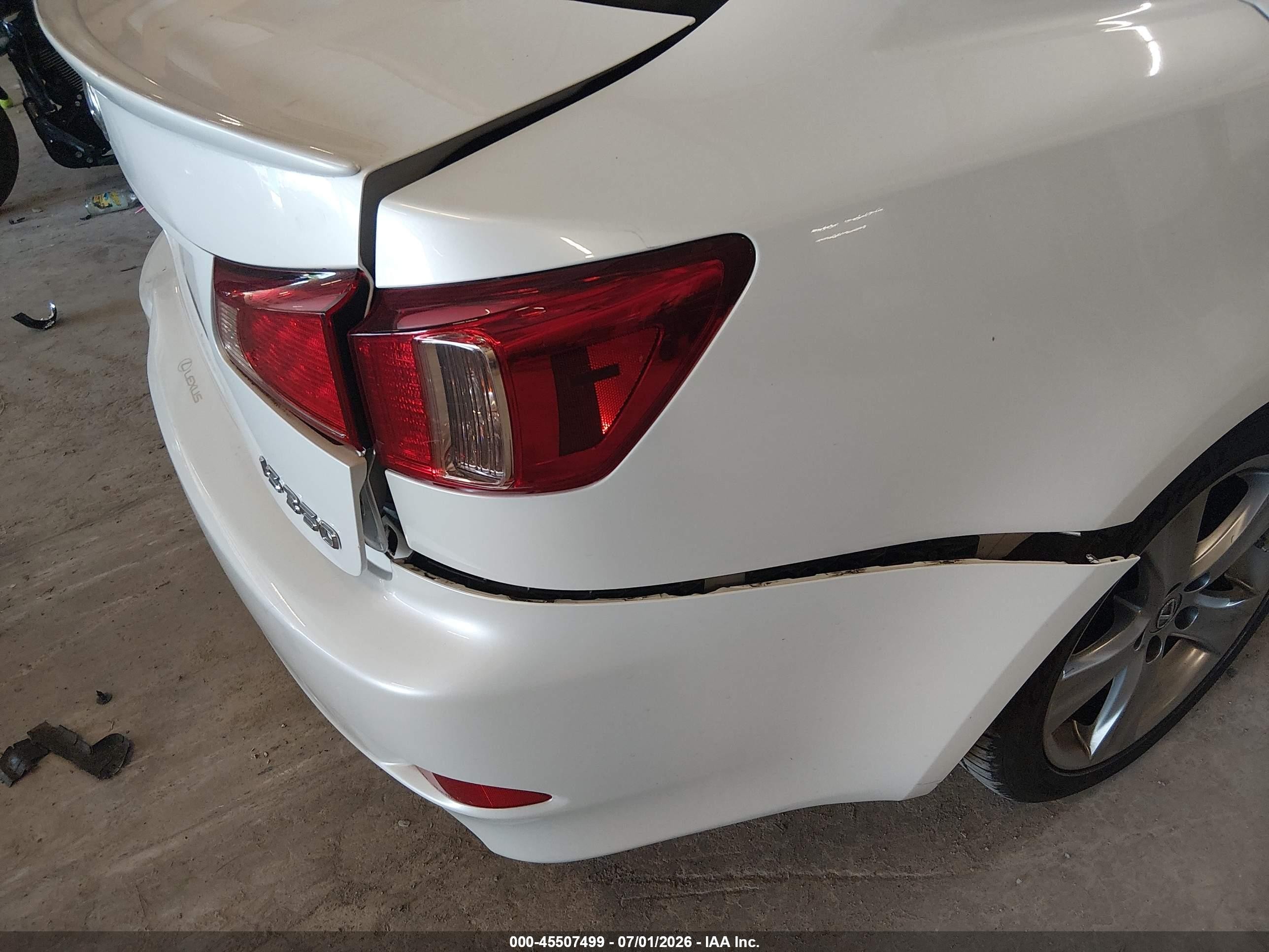 2012 Lexus Is 350   White vin: JTHBE5C21C5030649