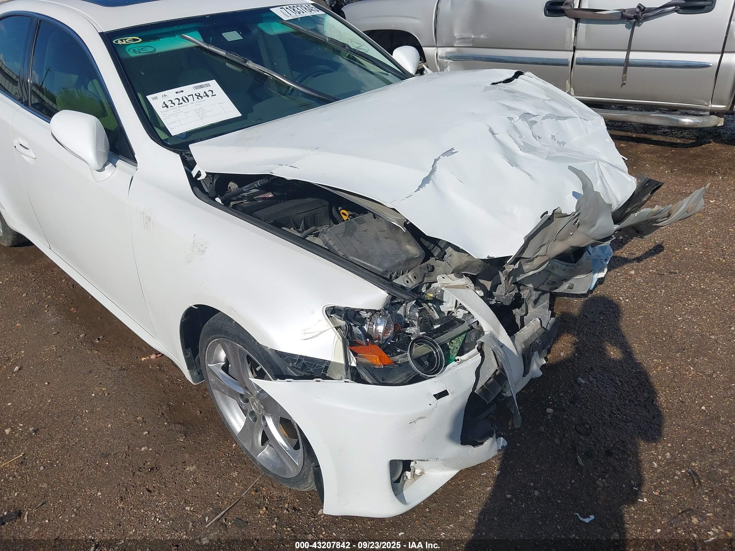 2013 Lexus Is 350   White vin: JTHBE5C22D5031519
