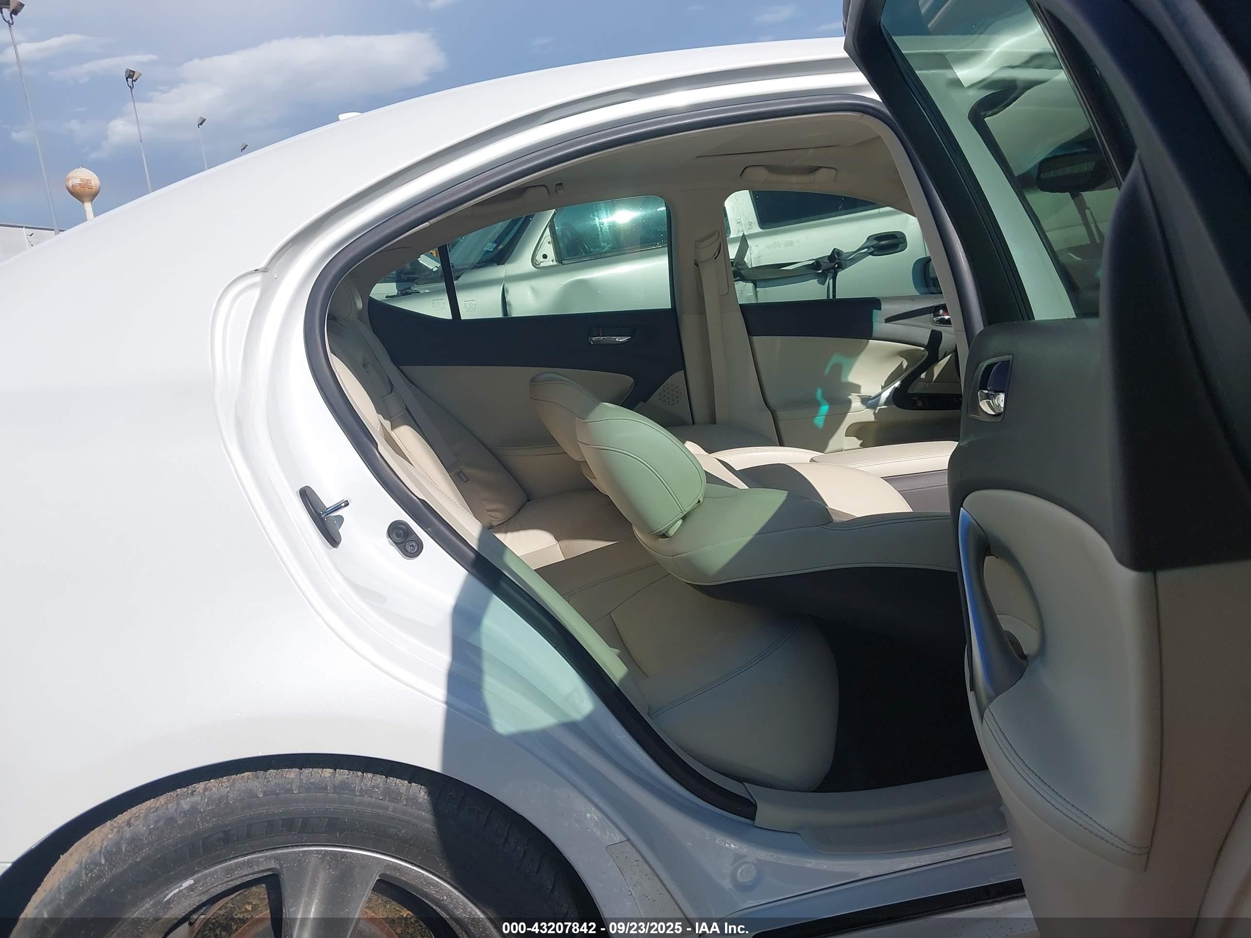 2013 Lexus Is 350   White vin: JTHBE5C22D5031519