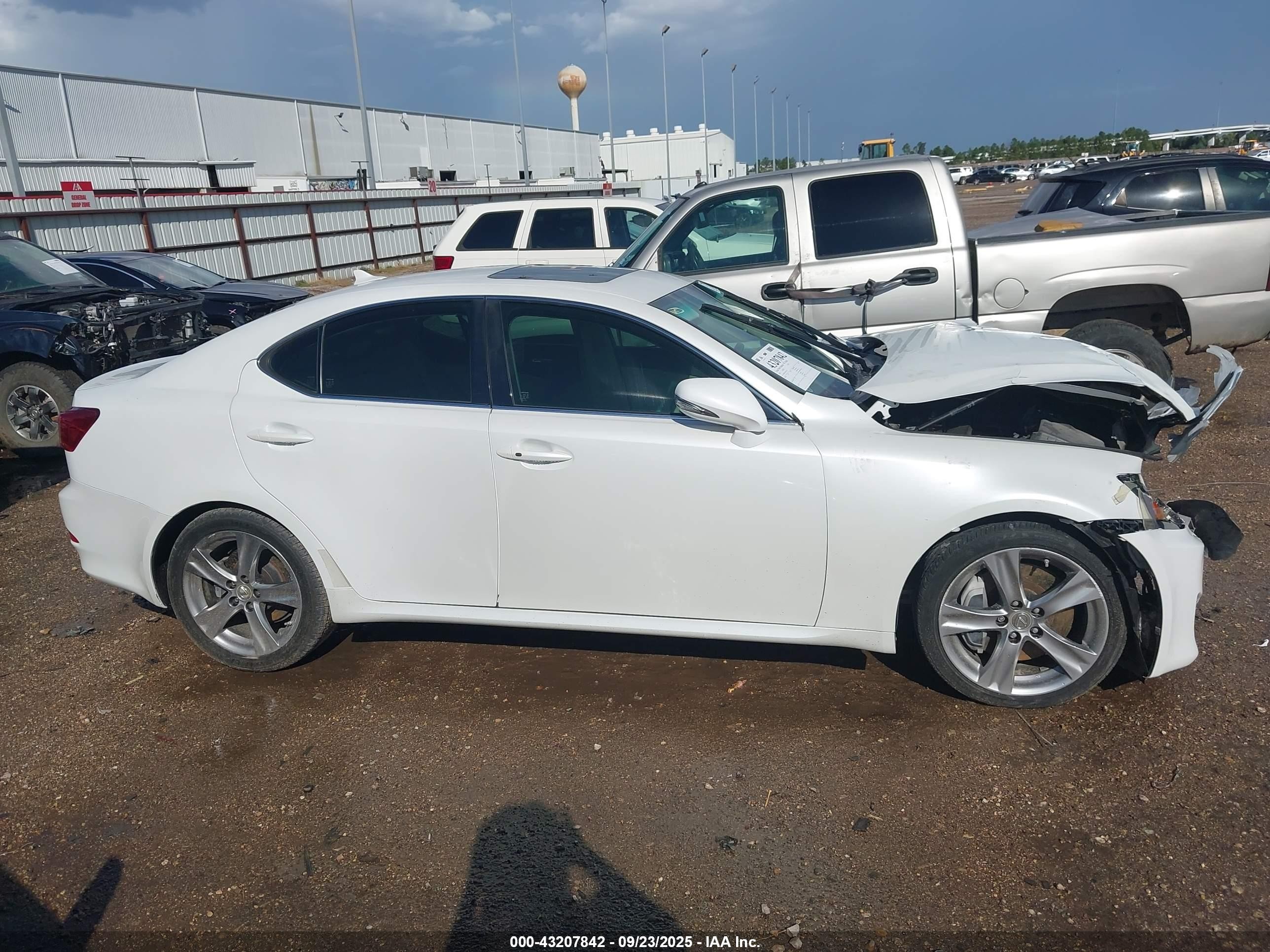 2013 Lexus Is 350   White vin: JTHBE5C22D5031519