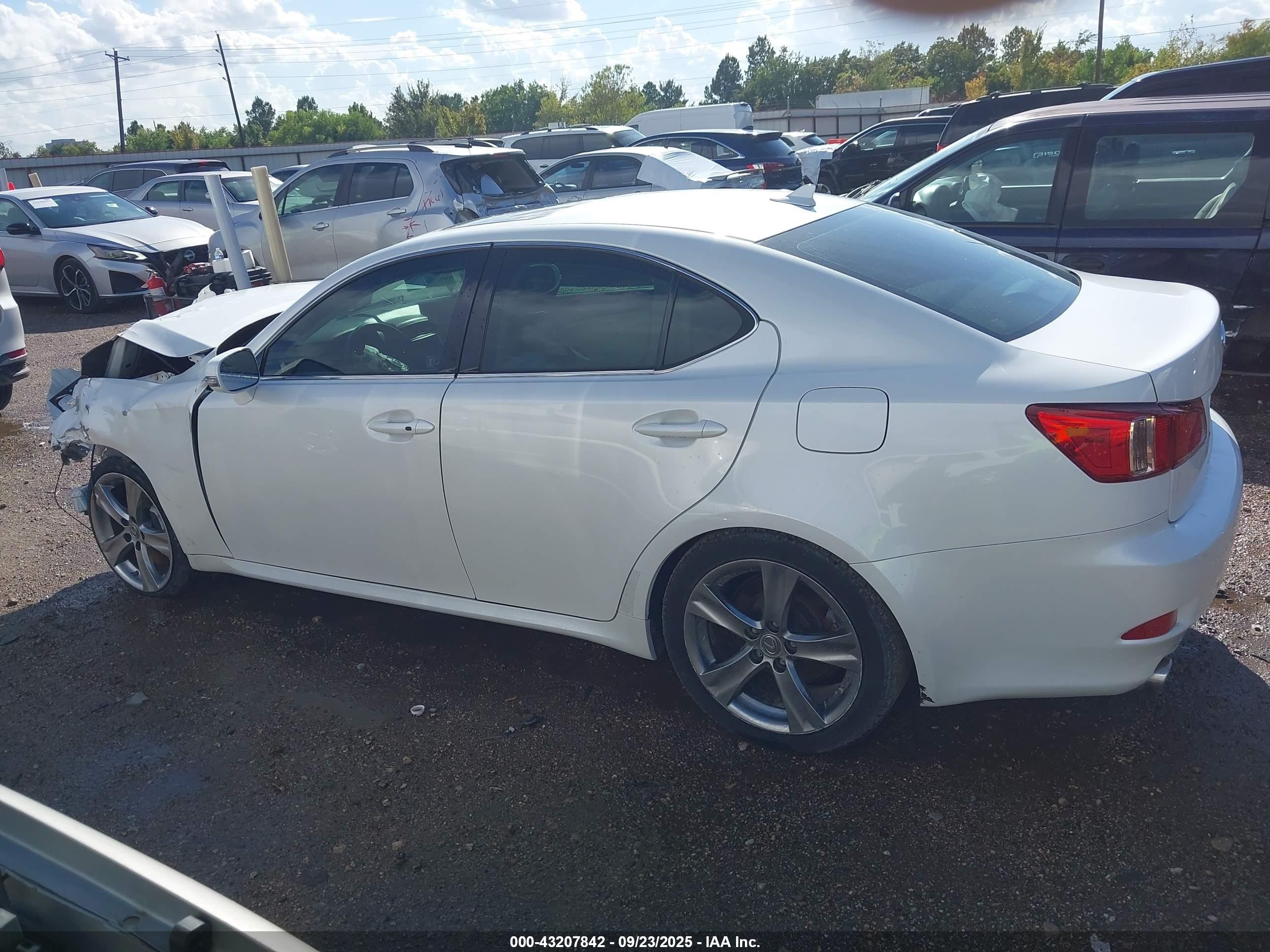 2013 Lexus Is 350   White vin: JTHBE5C22D5031519