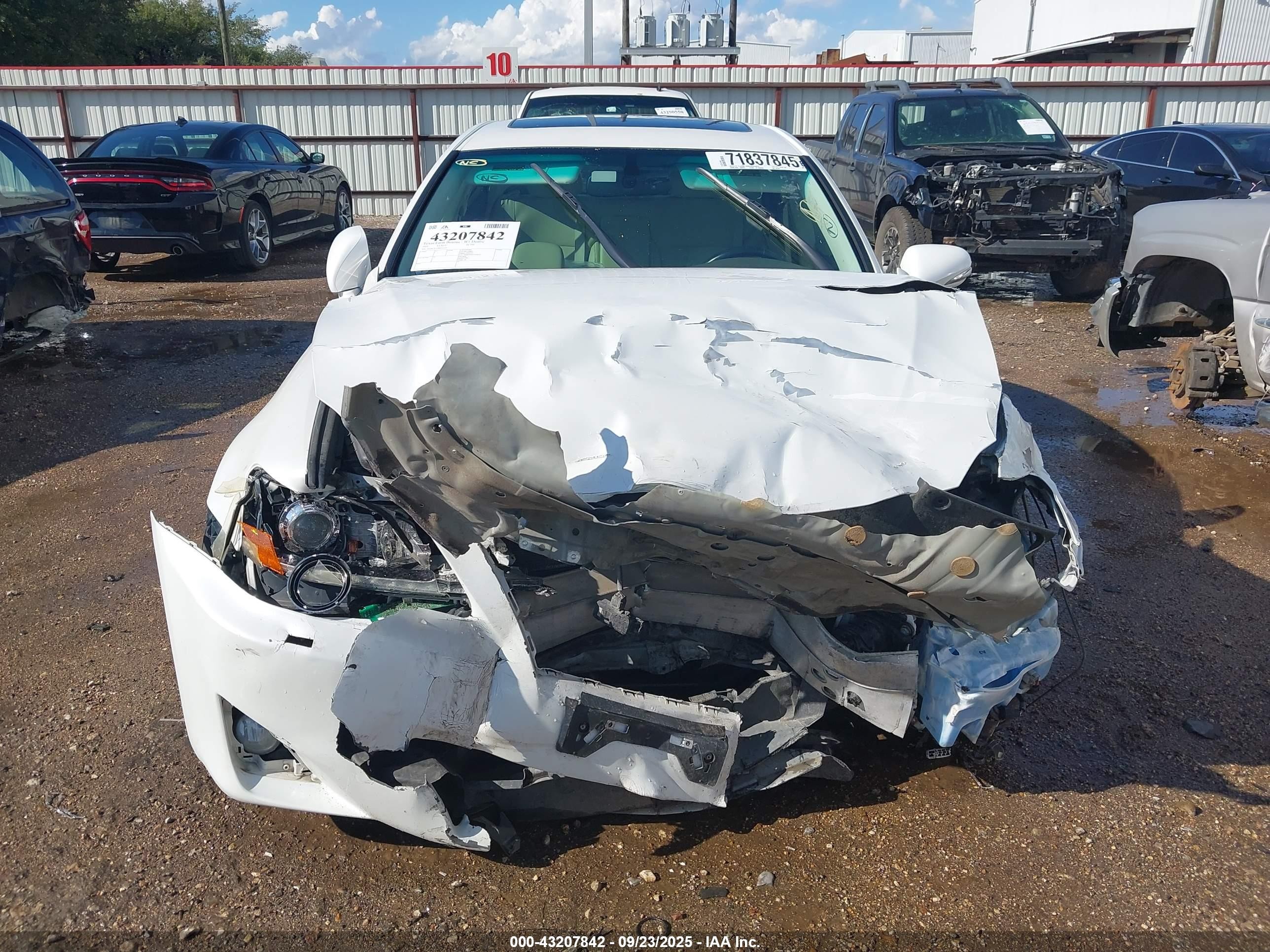 2013 Lexus Is 350   White vin: JTHBE5C22D5031519