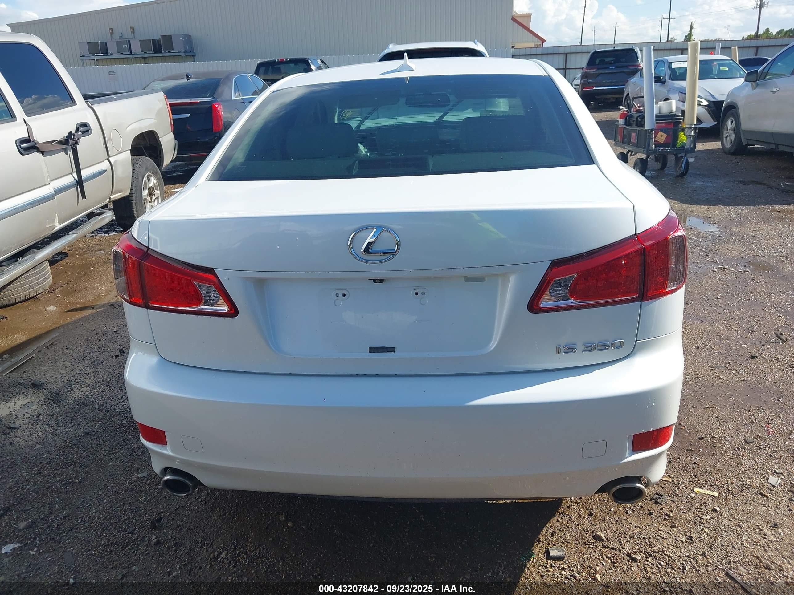 2013 Lexus Is 350   White vin: JTHBE5C22D5031519