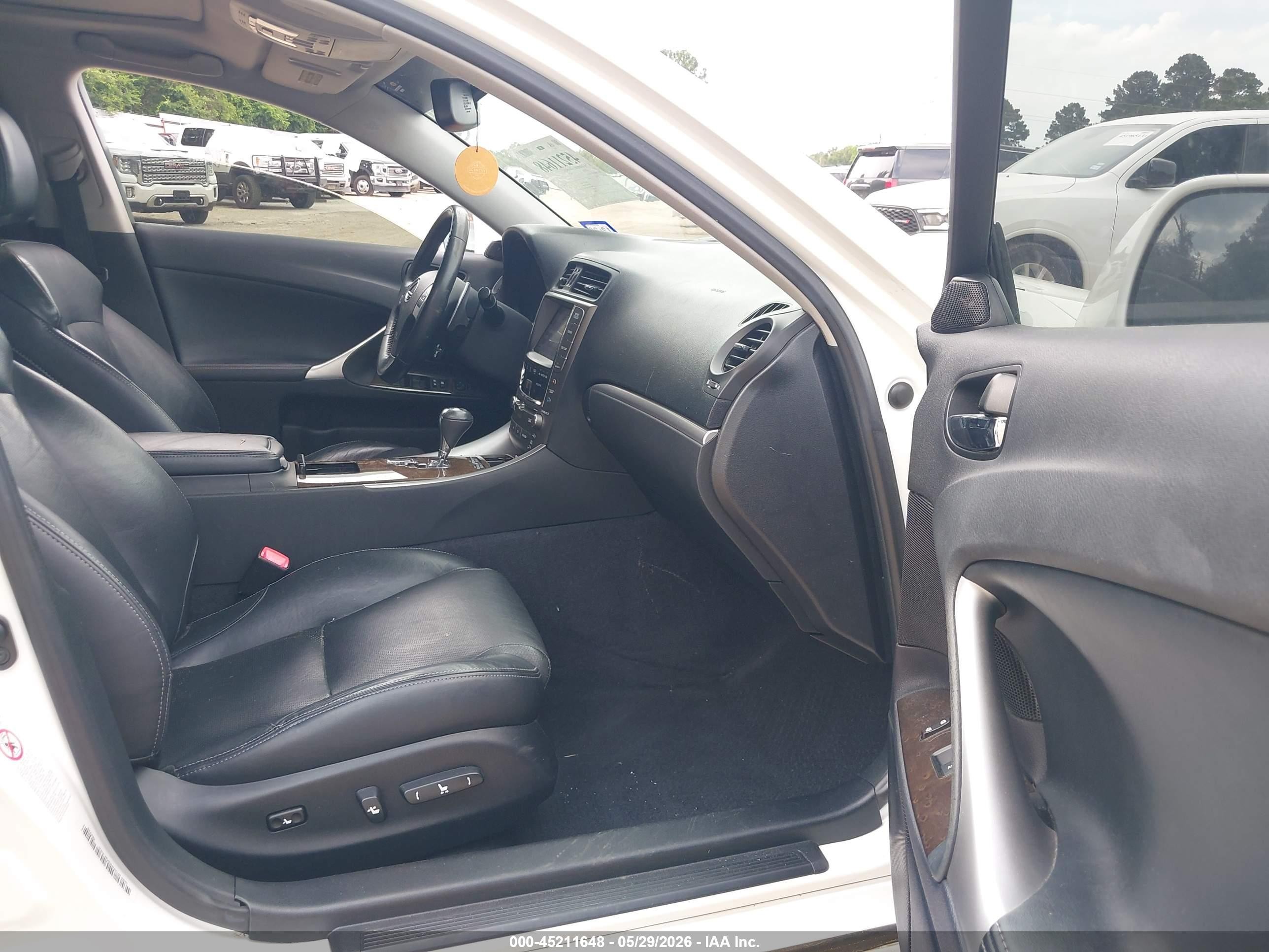 2012 Lexus Is 350   White vin: JTHBE5C28C5031104