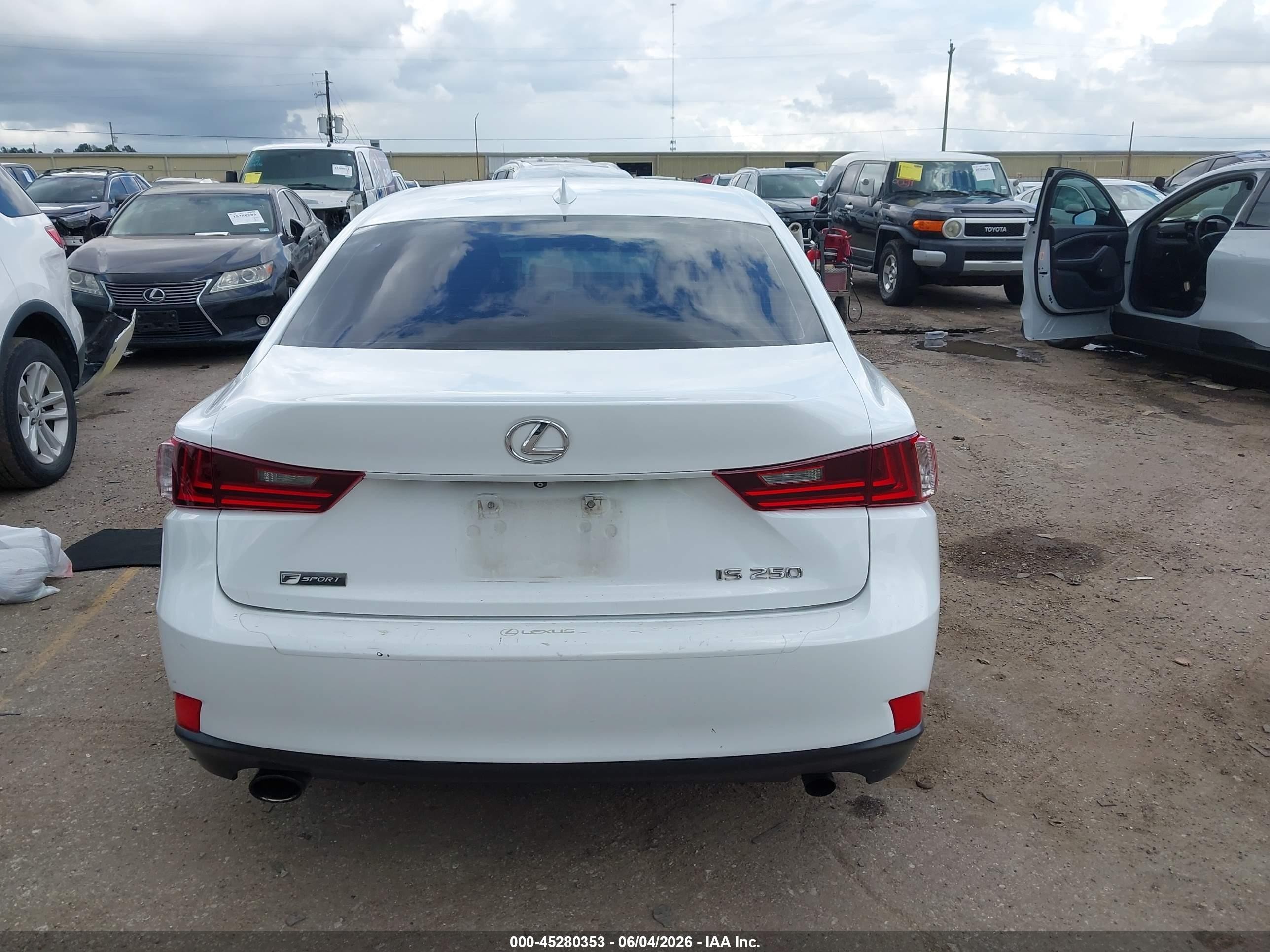 2015 Lexus Is 250   Белый vin: JTHBF1D20F5072450