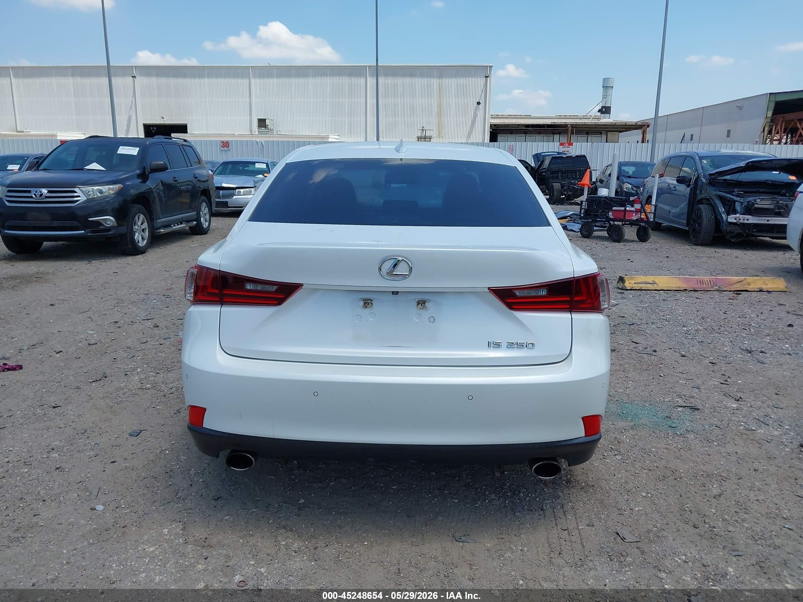 2014 Lexus Is 250   White vin: JTHBF1D21E5024423