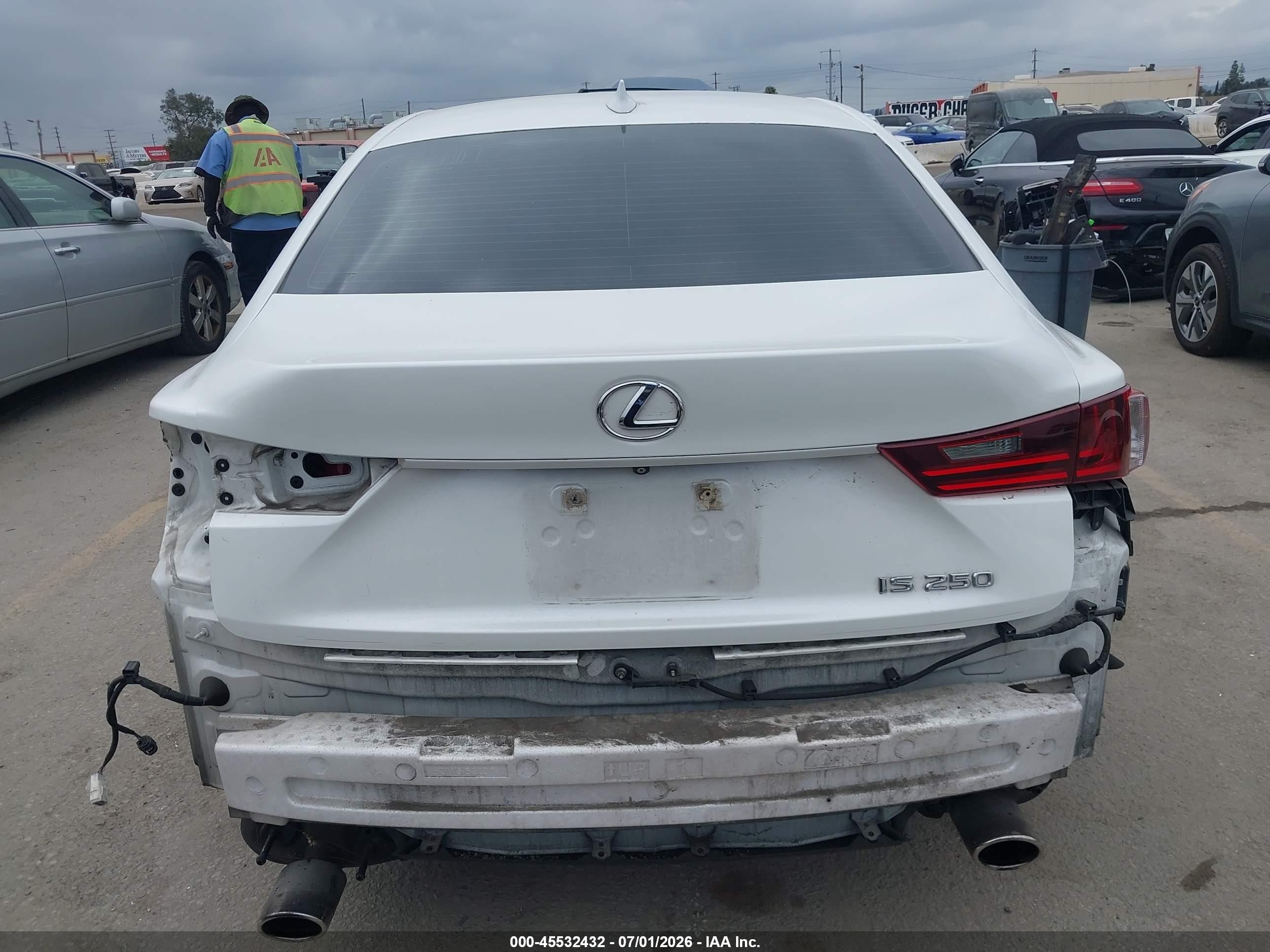 2015 Lexus Is 250   White vin: JTHBF1D23F5053729