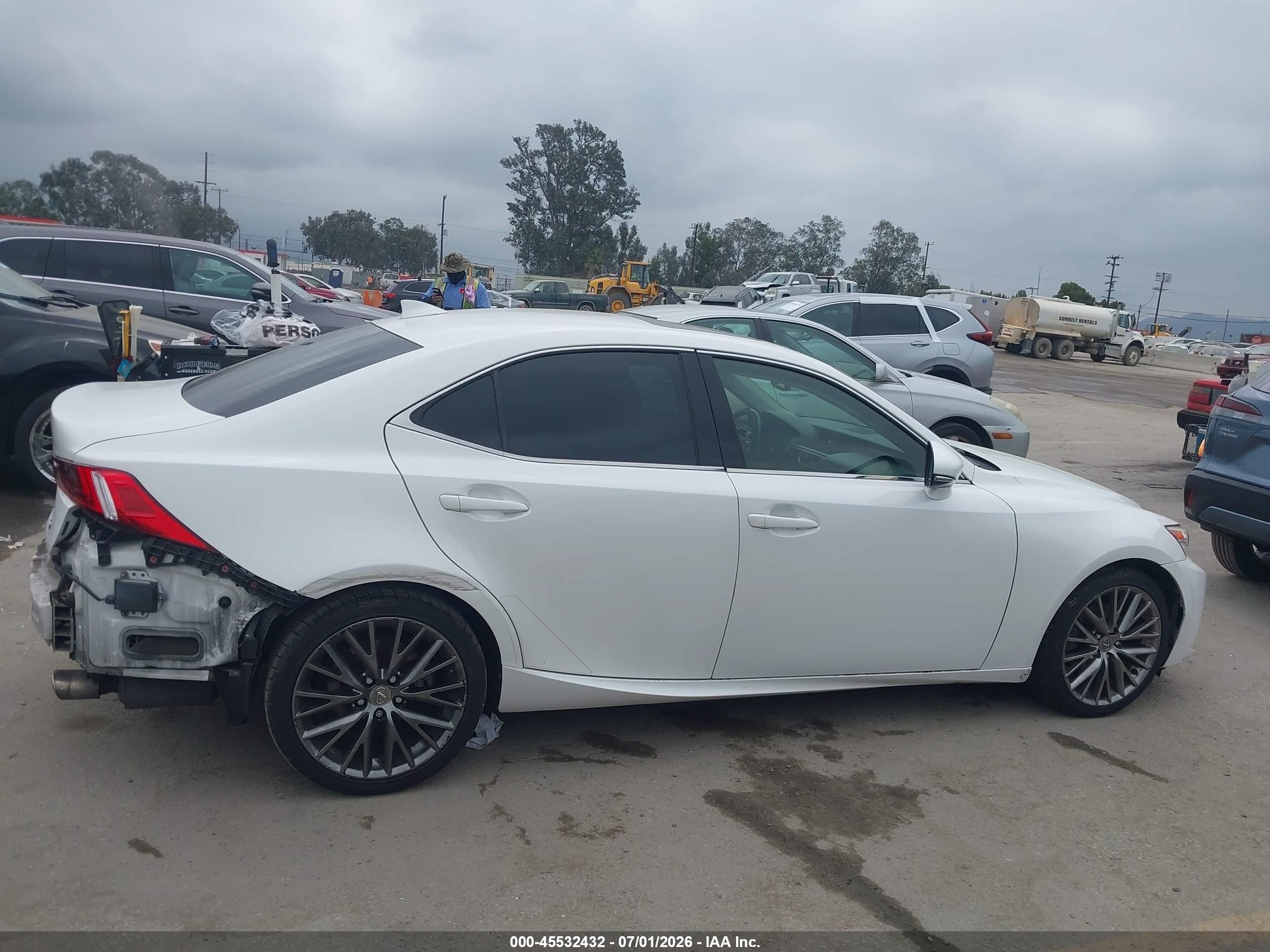 2015 Lexus Is 250   White vin: JTHBF1D23F5053729