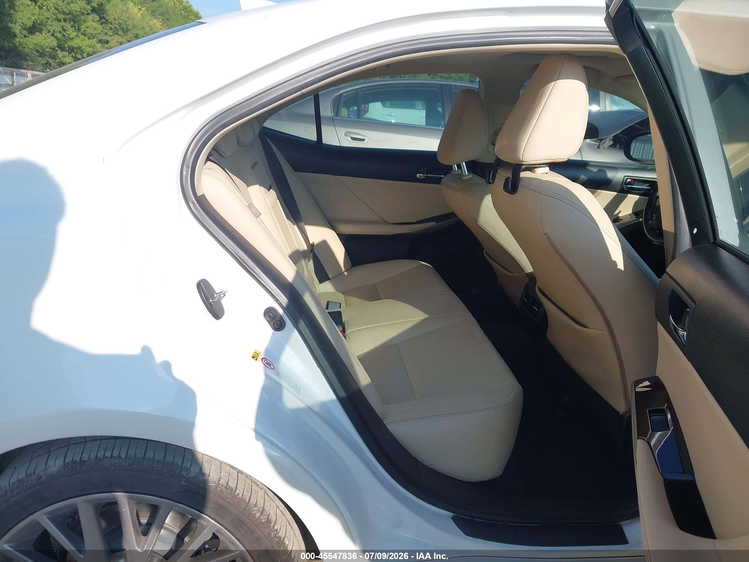 2015 Lexus Is 250   White vin: JTHBF1D24F5068529