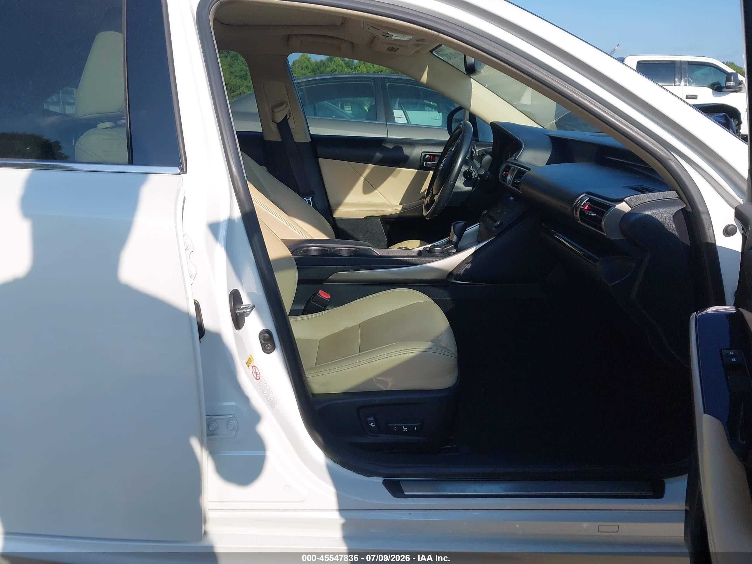 2015 Lexus Is 250   White vin: JTHBF1D24F5068529