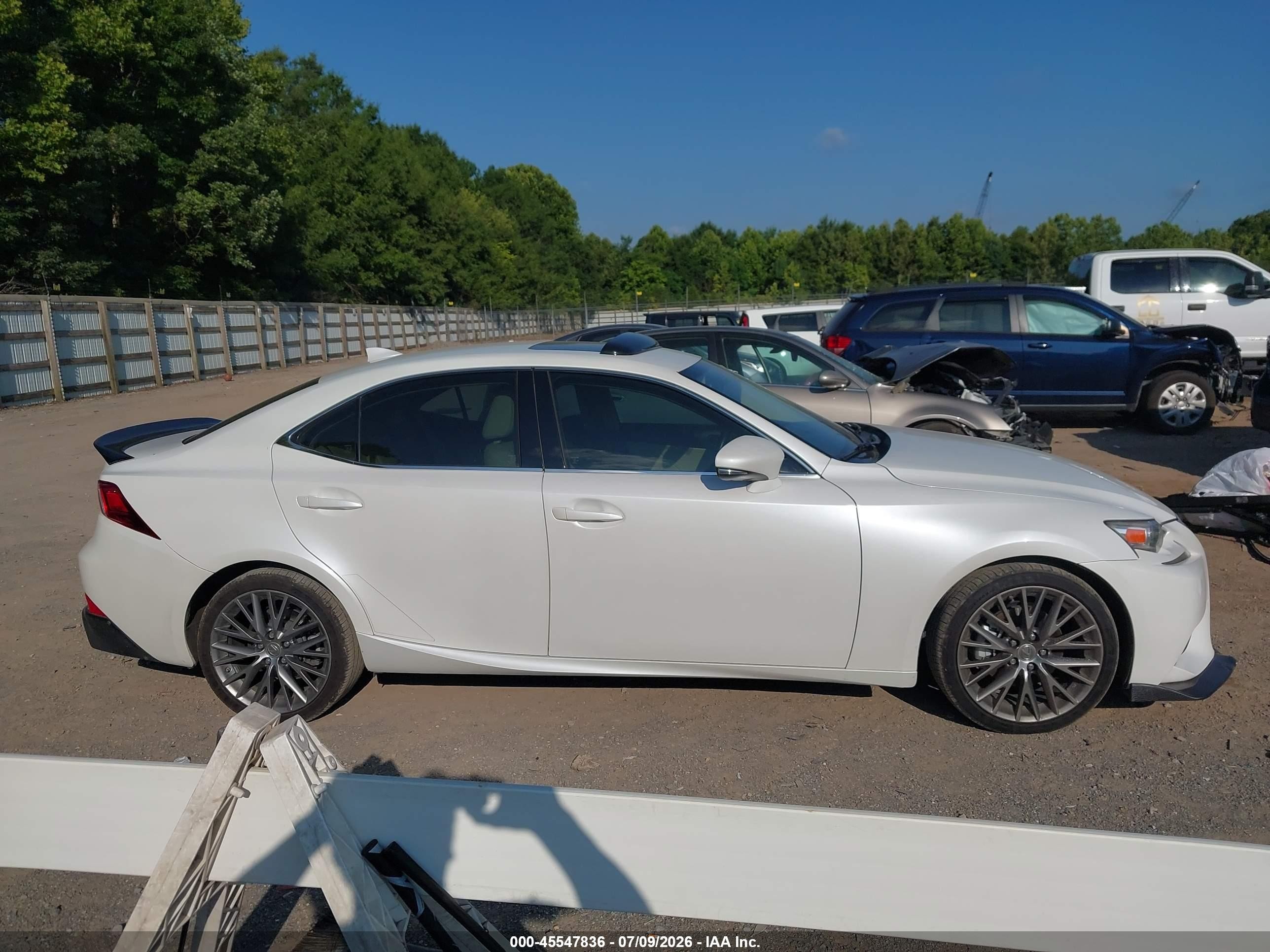 2015 Lexus Is 250   White vin: JTHBF1D24F5068529
