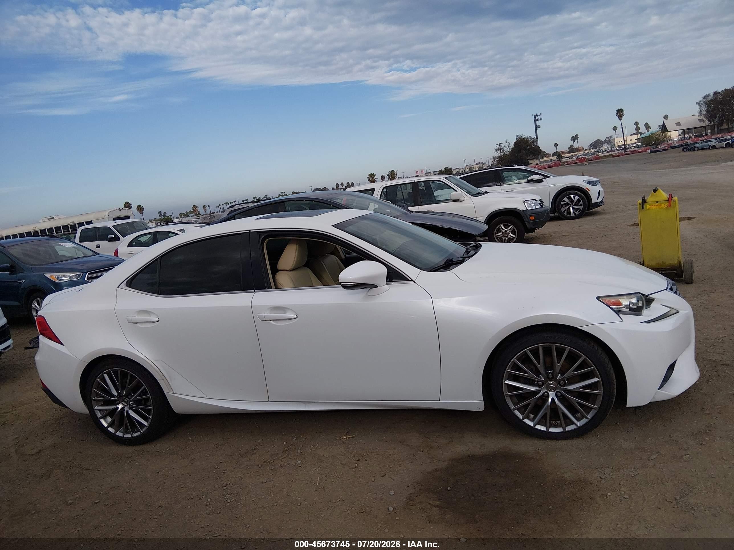 2015 Lexus Is 250   White vin: JTHBF1D26F5045060