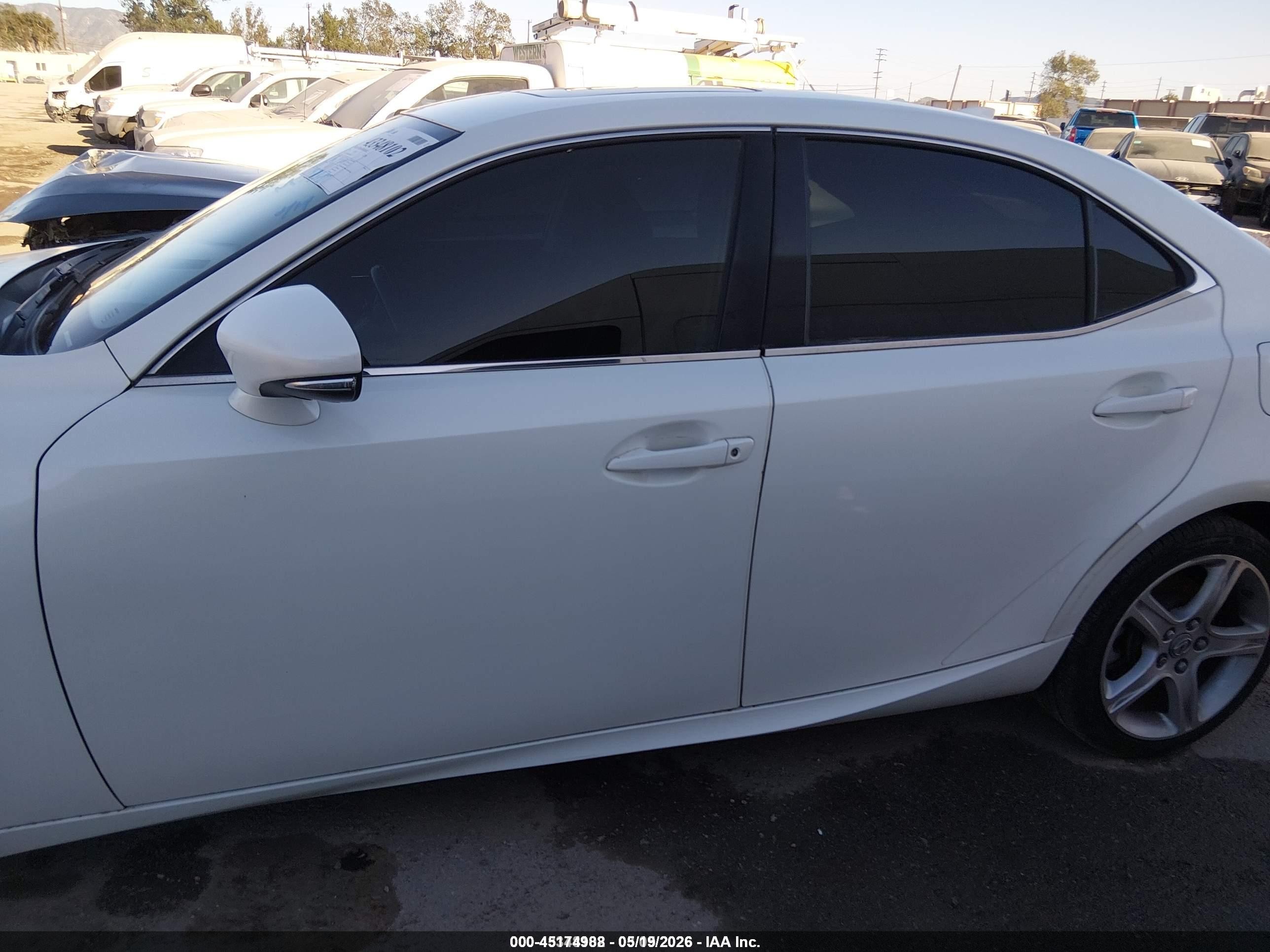 2014 Lexus Is 250   White vin: JTHBF1D28E5024984