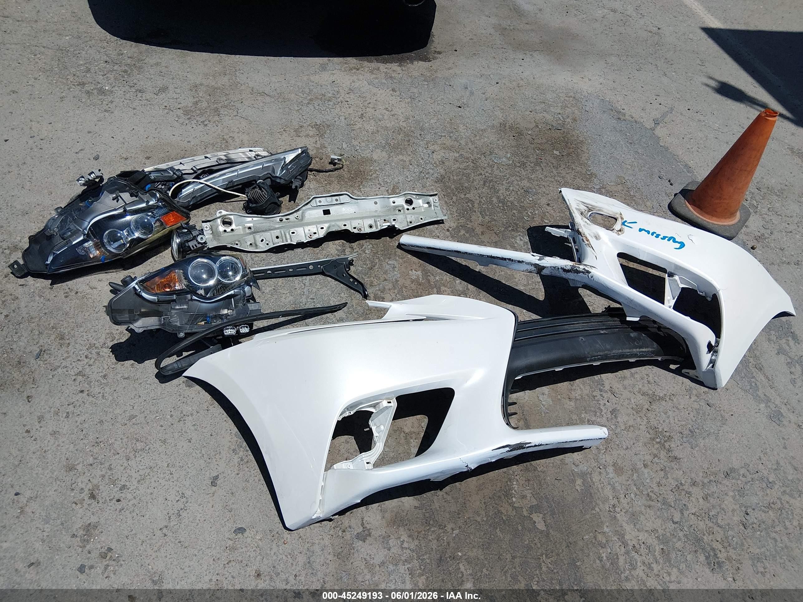 2015 Lexus Is 250   White vin: JTHBF1D2XF5074321
