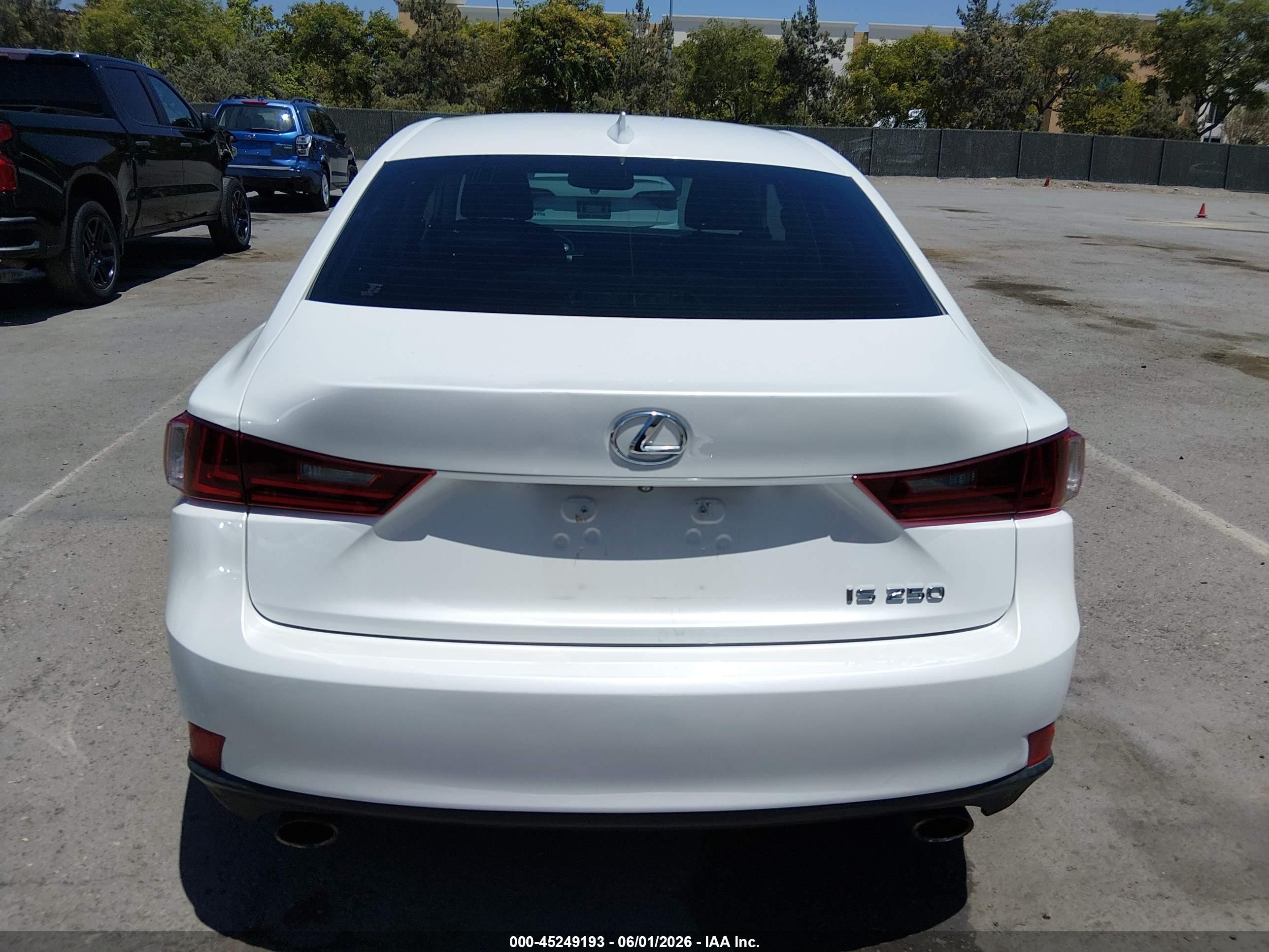 2015 Lexus Is 250   White vin: JTHBF1D2XF5074321