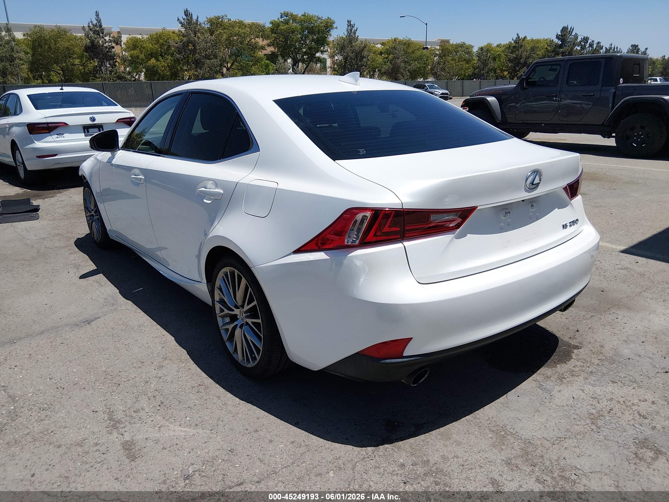 2015 Lexus Is 250   White vin: JTHBF1D2XF5074321