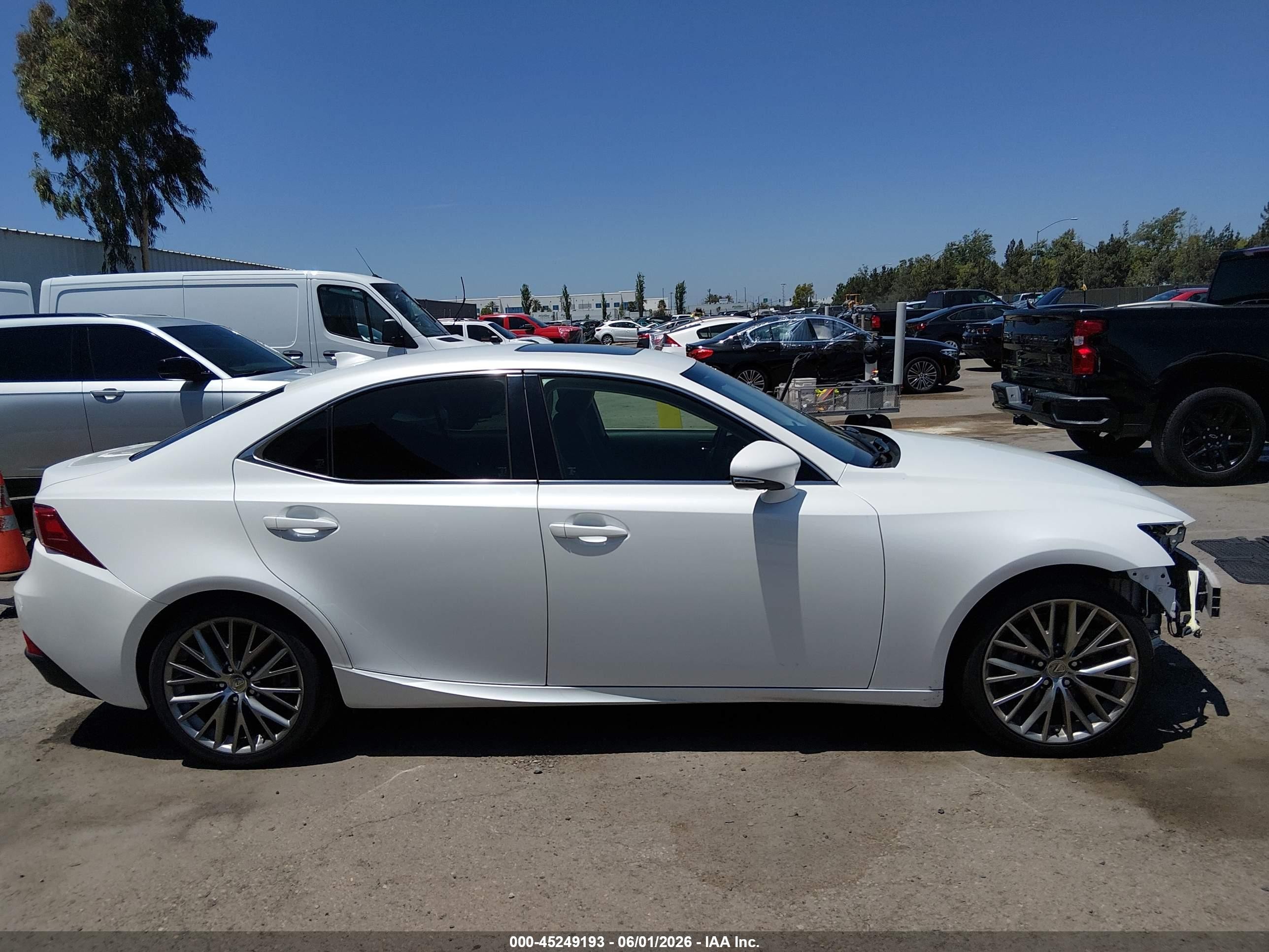 2015 Lexus Is 250   White vin: JTHBF1D2XF5074321
