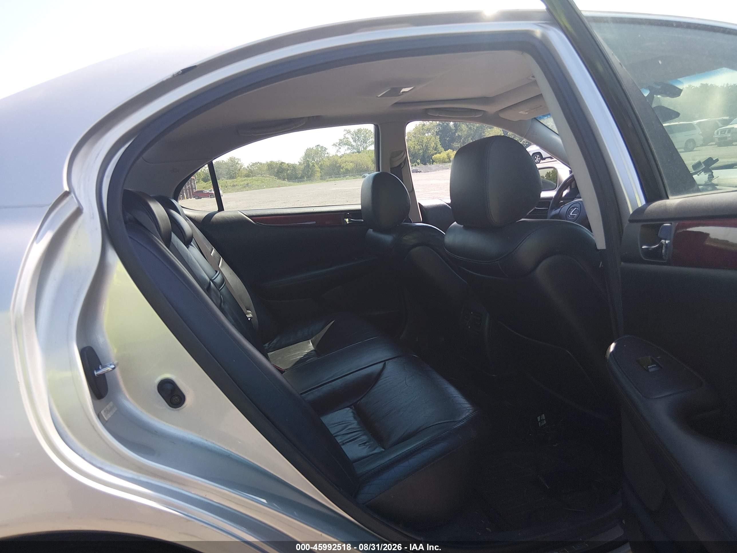 2002 Lexus Es 300   Silver vin: JTHBF30G020021082