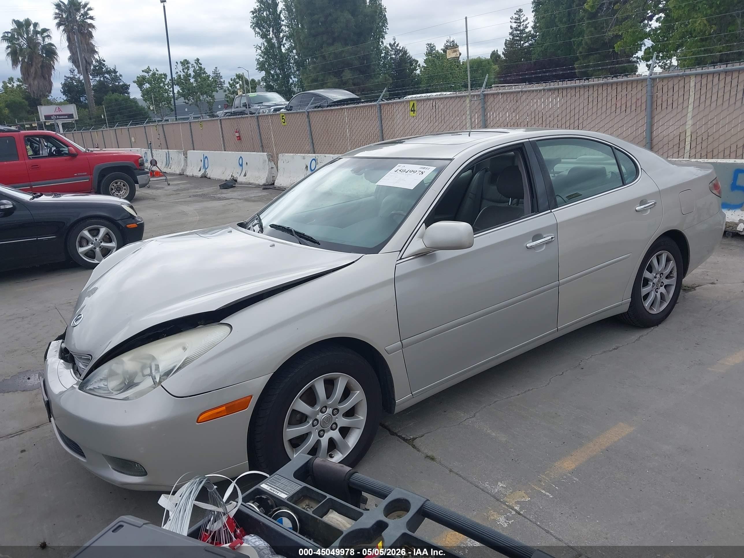 2002 Lexus Es 300   Beige vin: JTHBF30G025024244