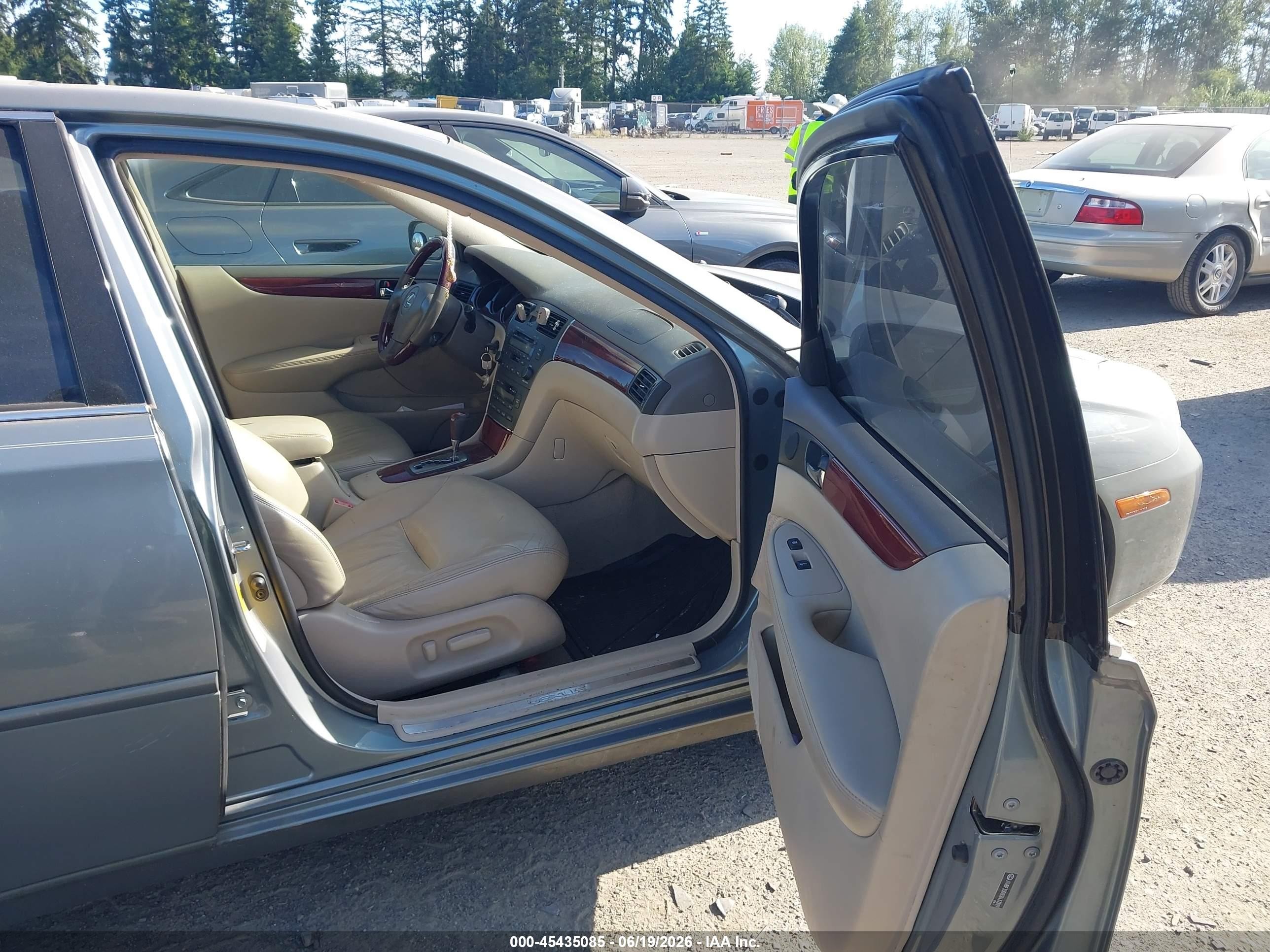 2003 Lexus Es 300   Teal vin: JTHBF30G030137397