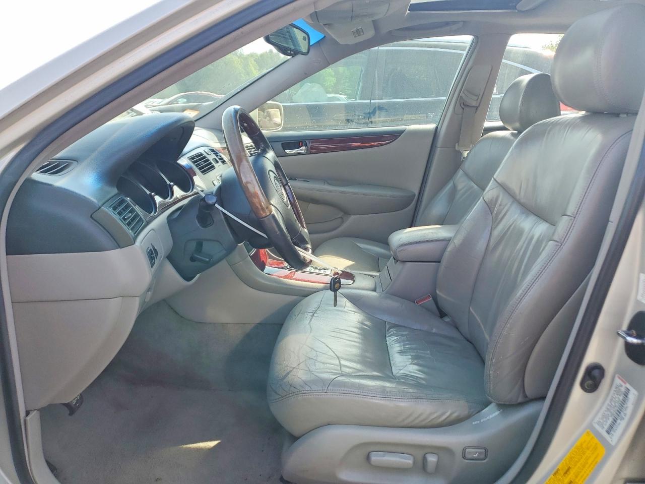 2002 Lexus Es 300 Beige vin: JTHBF30G120009751