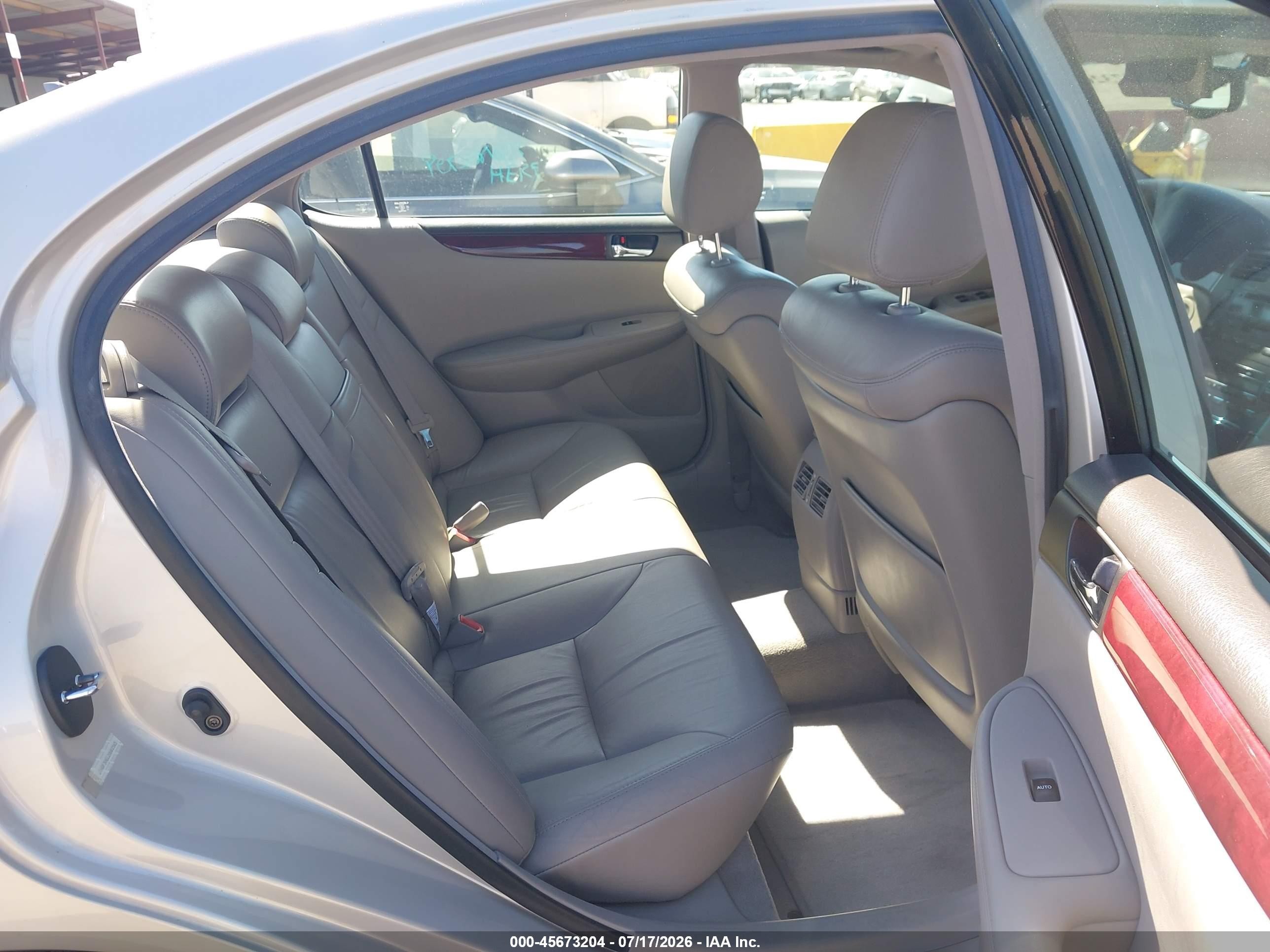 2002 Lexus Es 300   Серый vin: JTHBF30G120081565