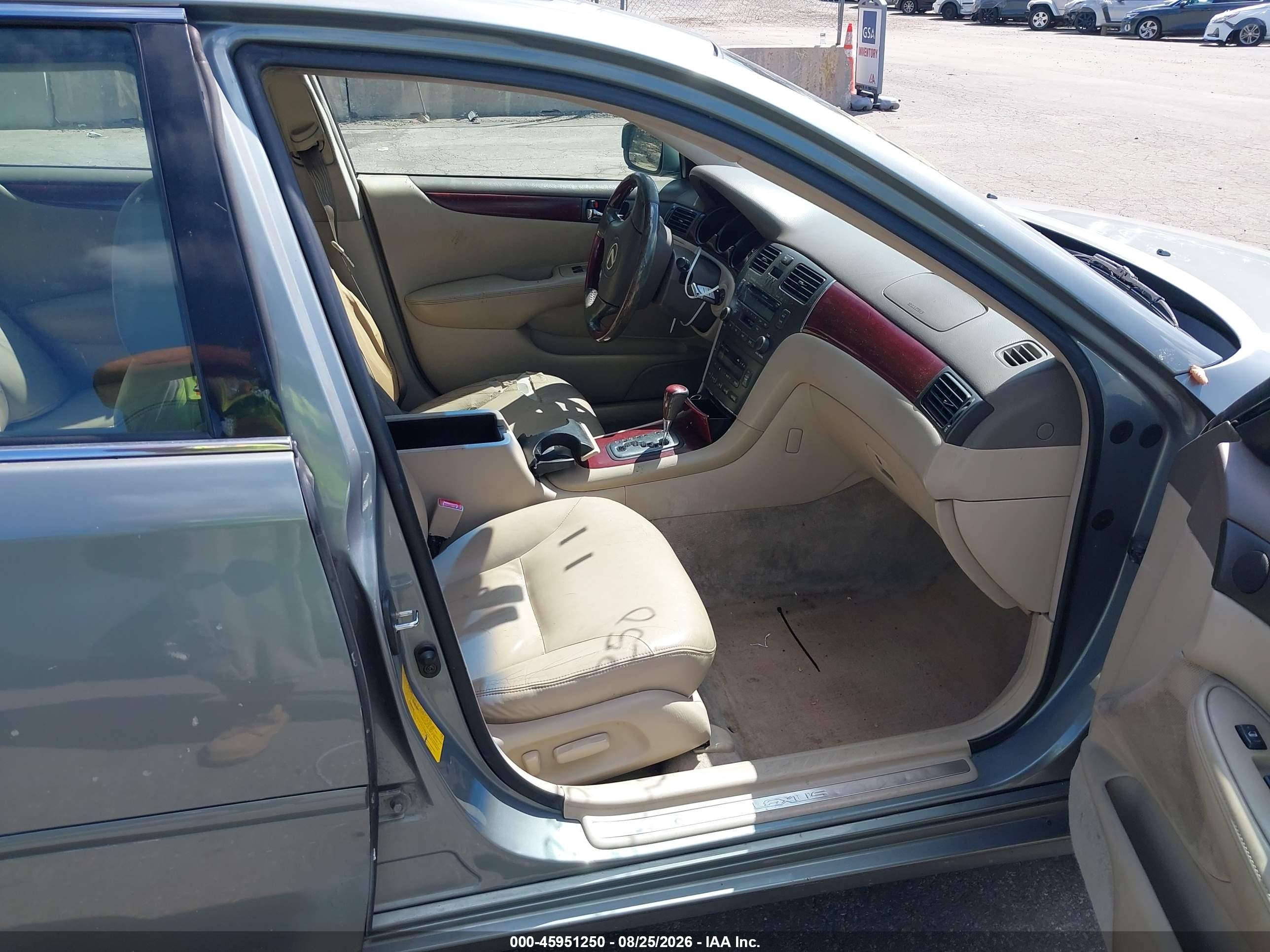 2003 Lexus Es 300   Silver vin: JTHBF30G130090722