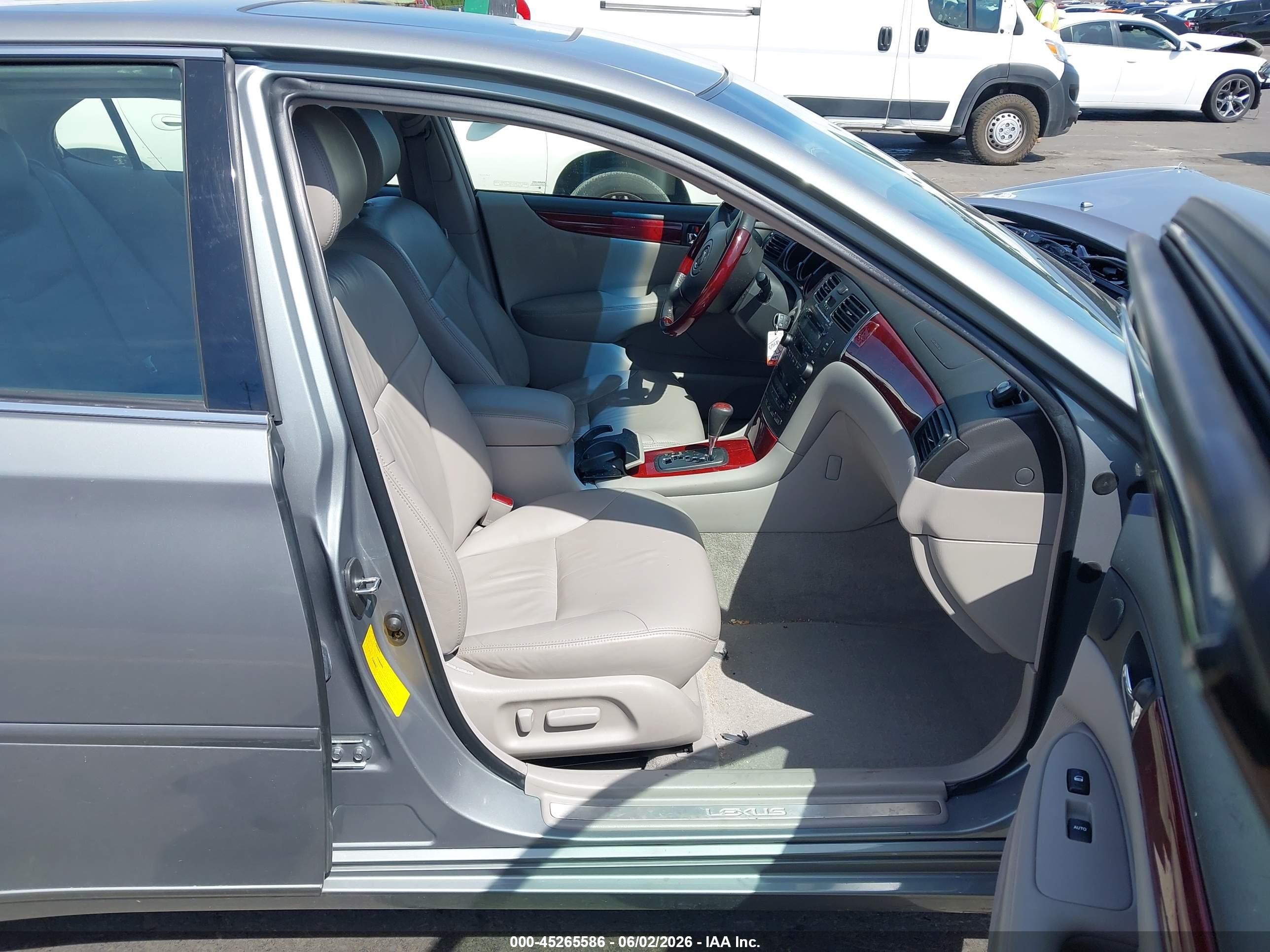 2003 Lexus Es 300   Light Blue vin: JTHBF30G130103114