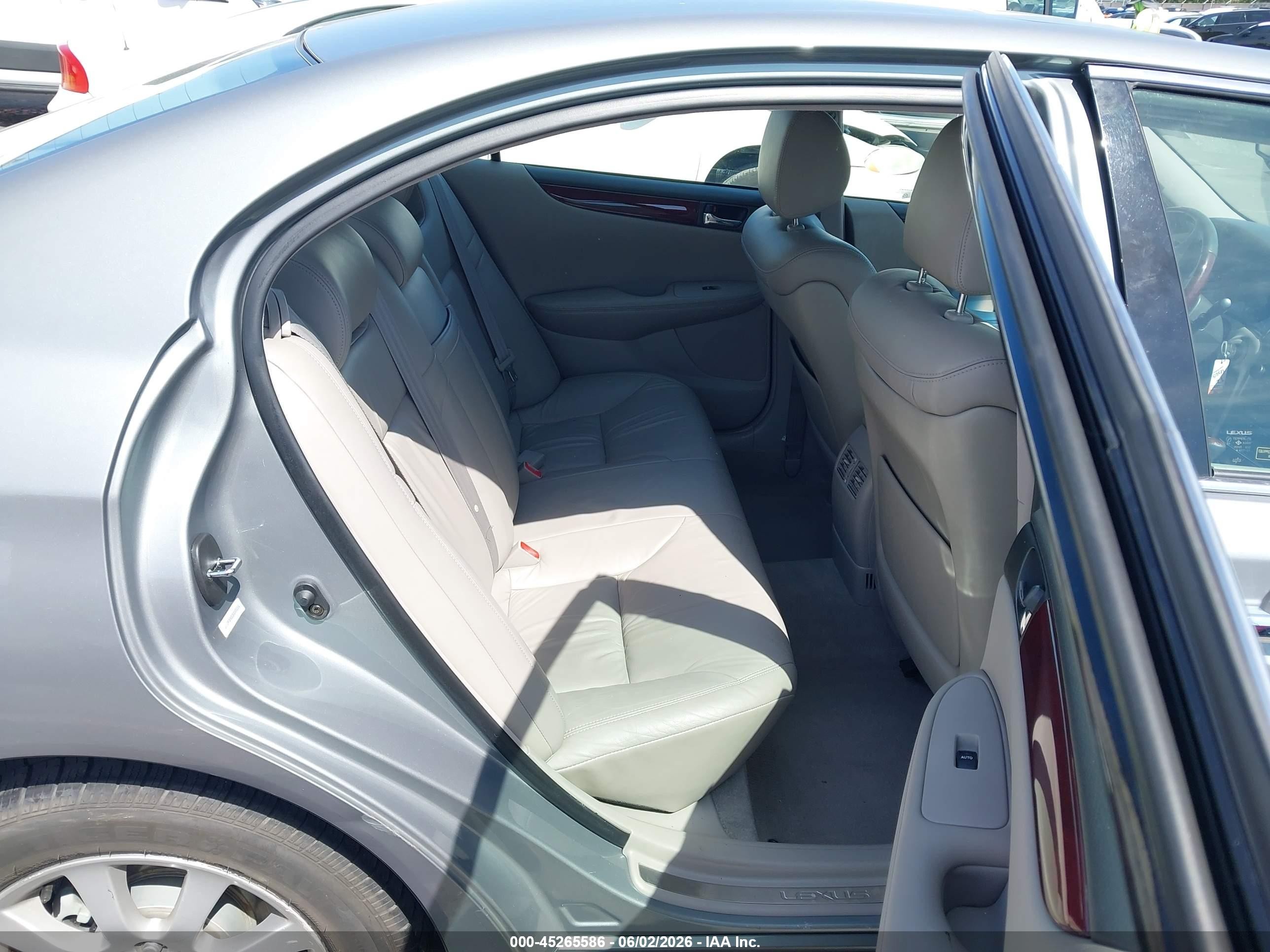 2003 Lexus Es 300   Light Blue vin: JTHBF30G130103114