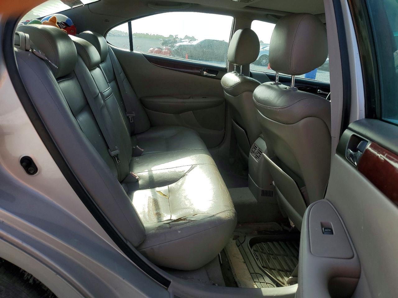 2003 Lexus Es 300 Beige vin: JTHBF30G130126926