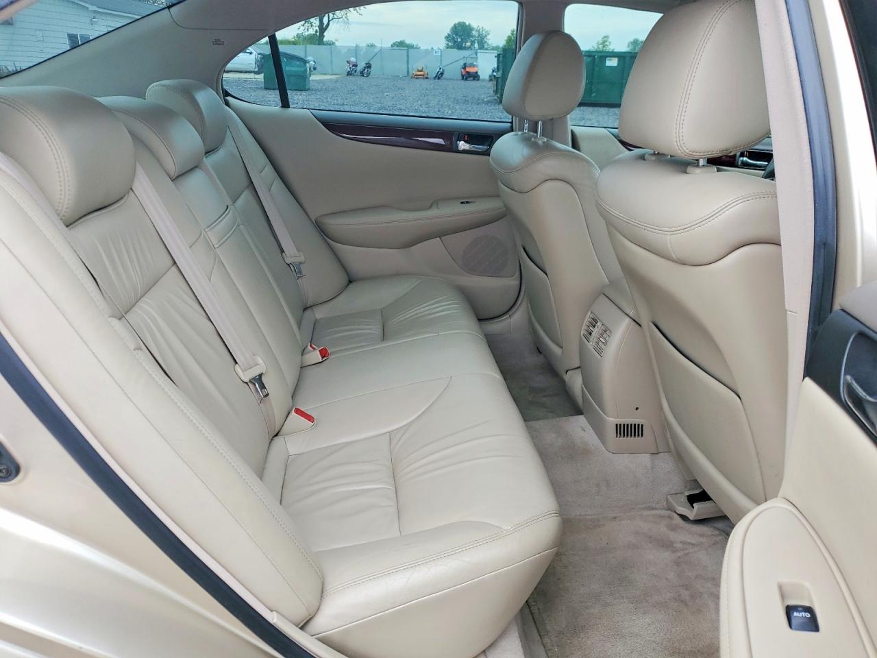 2003 Lexus Es 300 Gold vin: JTHBF30G136015161