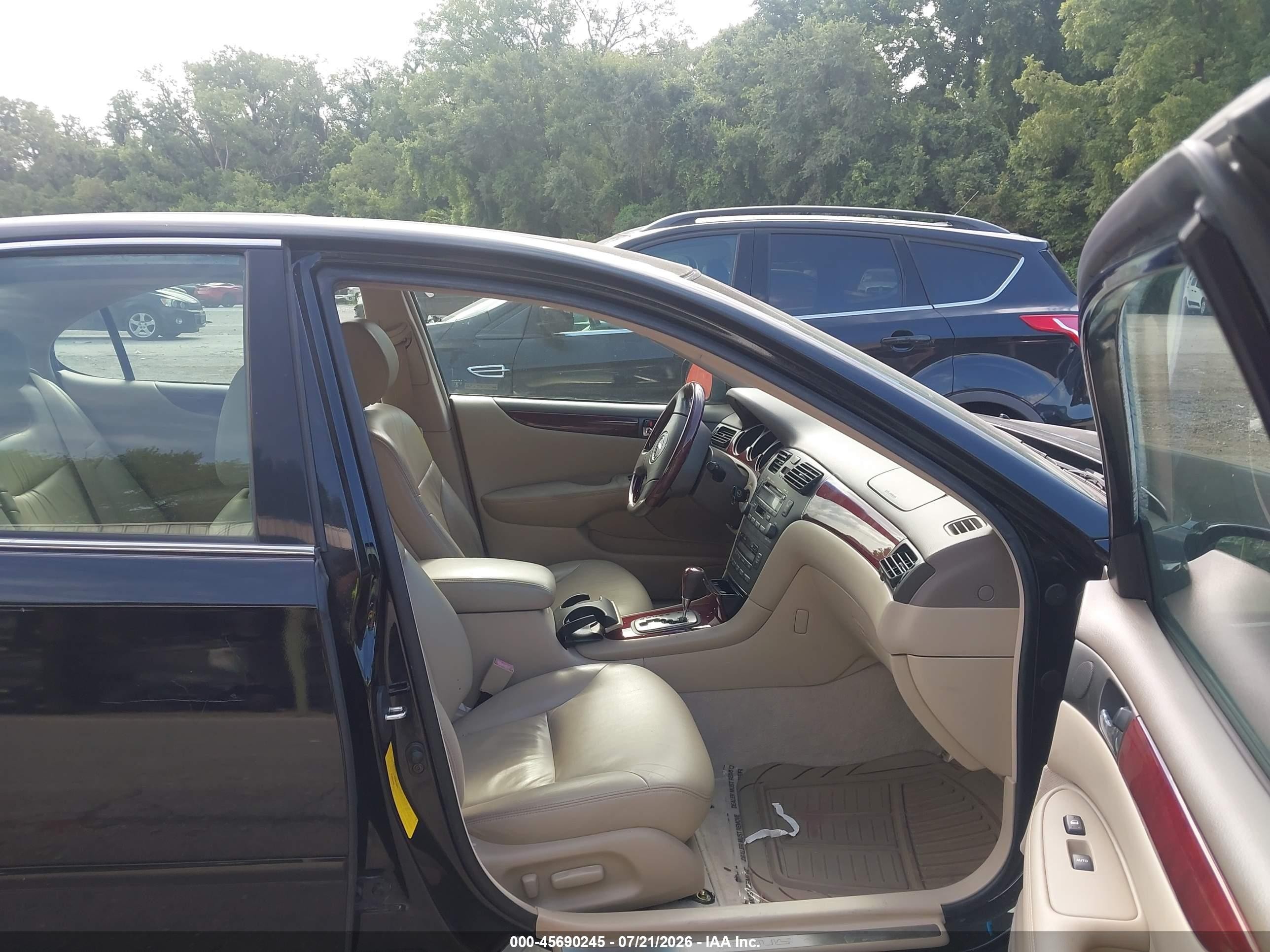 2003 Lexus Es 300   Black vin: JTHBF30G136015564