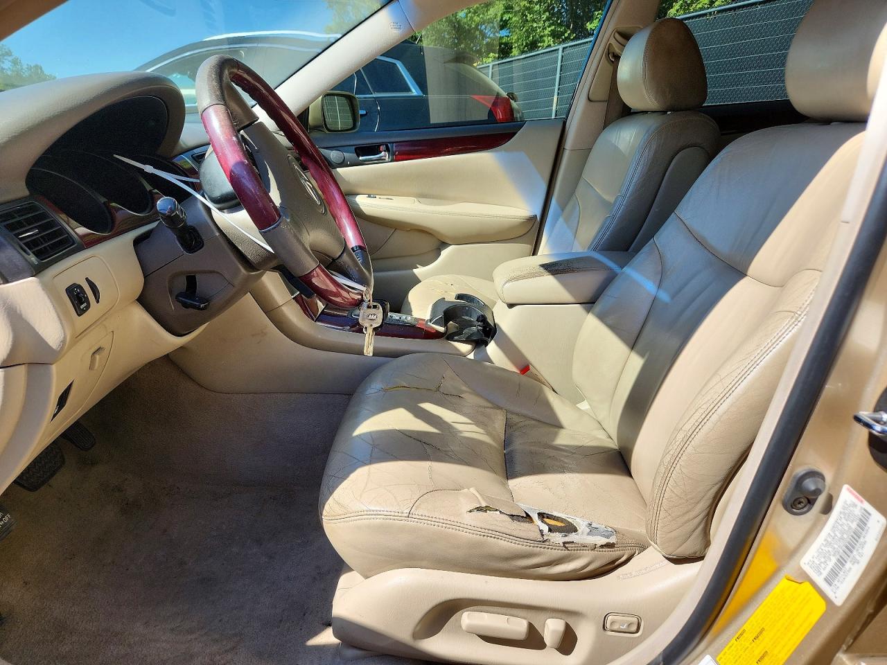 2002 Lexus Es 300 Gold vin: JTHBF30G220060935