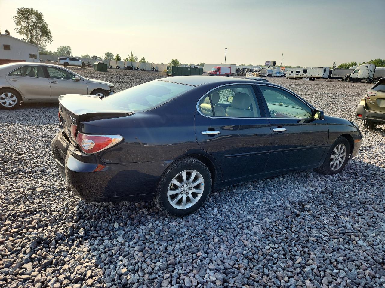 2002 Lexus Es 300 Black vin: JTHBF30G225020664