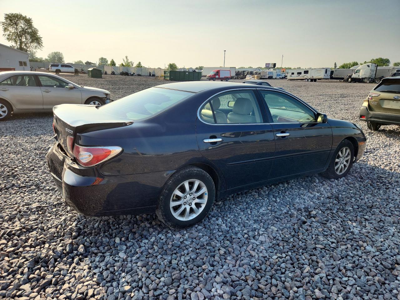2002 Lexus Es 300 Black vin: JTHBF30G225020664