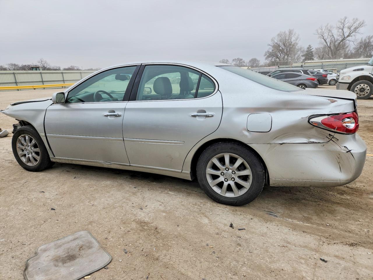 2002 Lexus Es 300 Base Silver vin: JTHBF30G225035424