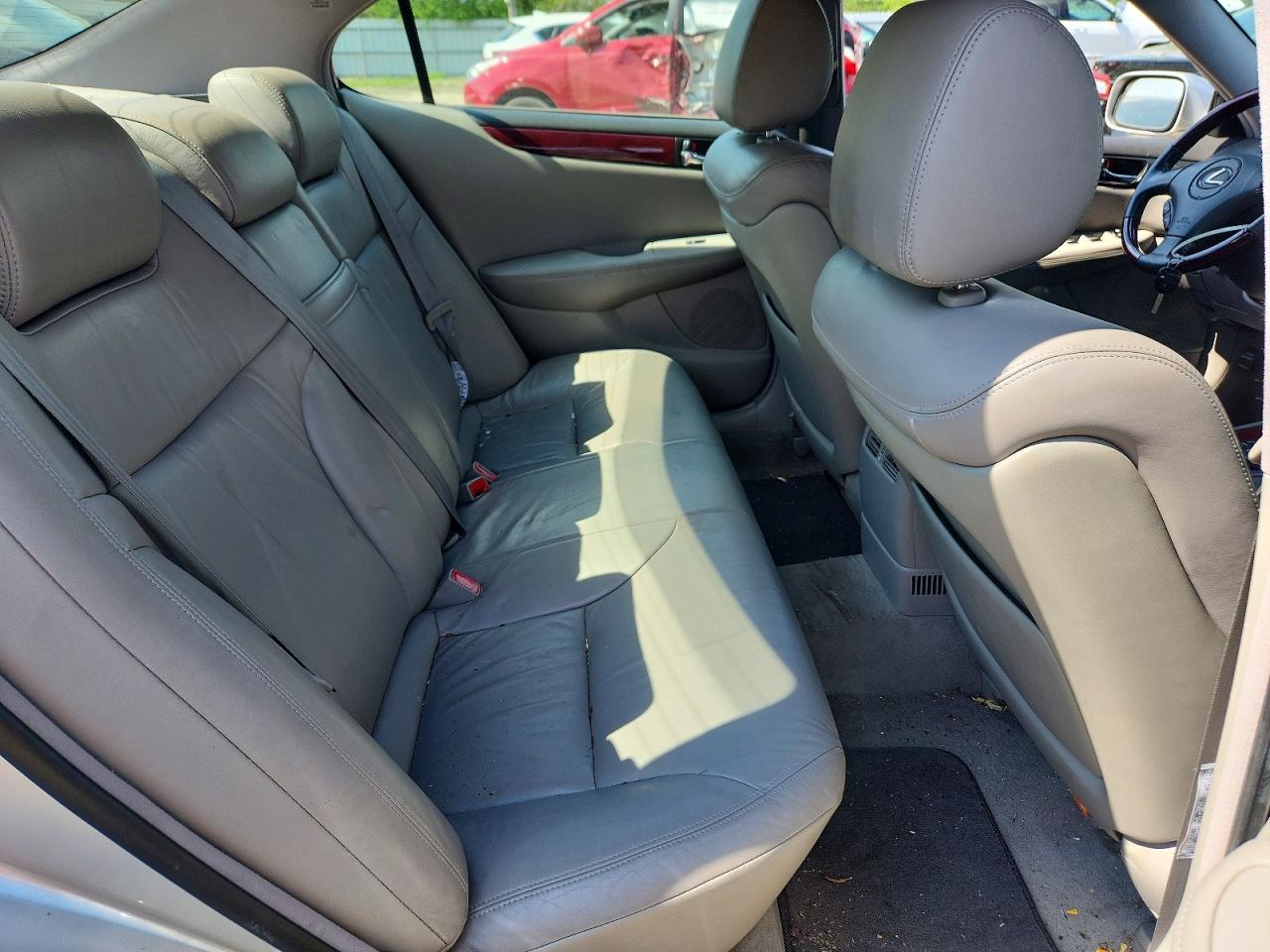 2003 Lexus Es 300 Silver vin: JTHBF30G230106619