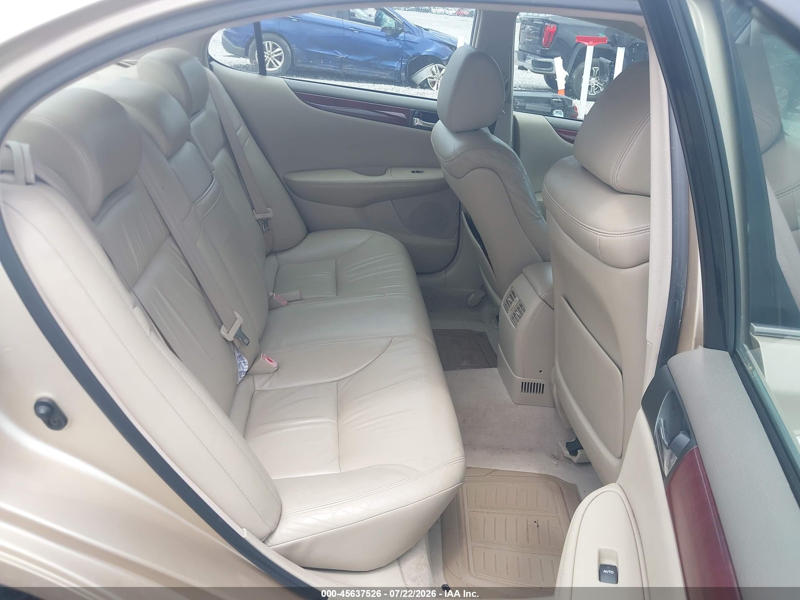 2003 Lexus Es 300   Gold vin: JTHBF30G230127714