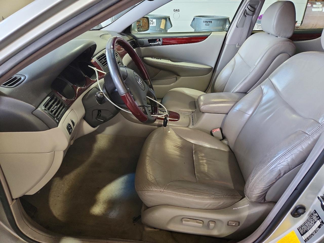 2003 Lexus Es 300 Silver vin: JTHBF30G236005061