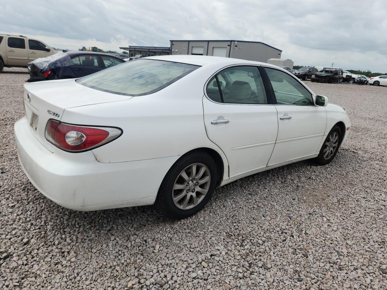 2003 Lexus Es 300 White vin: JTHBF30G236010907