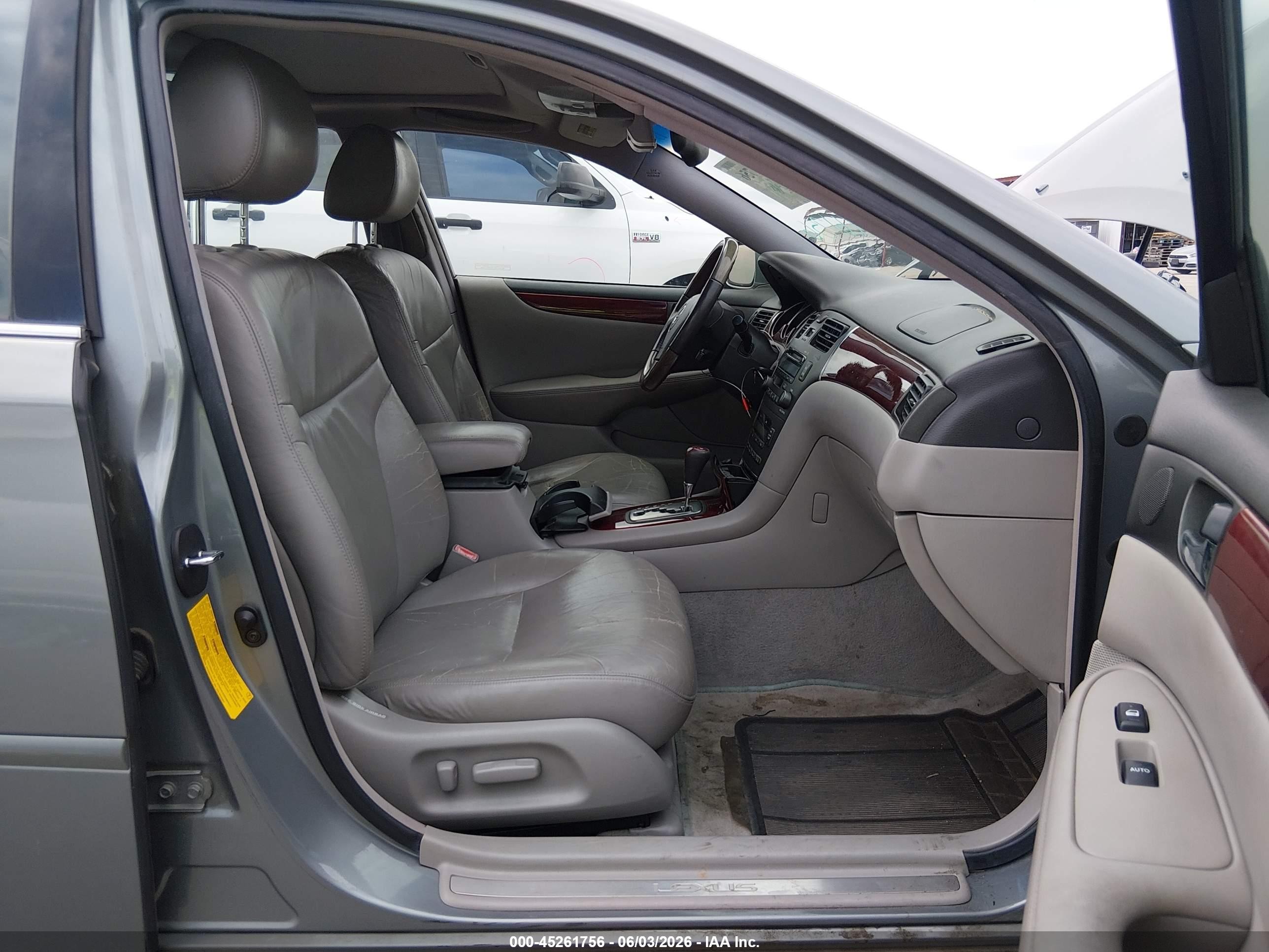 2002 Lexus Es 300   Gray vin: JTHBF30G325023332