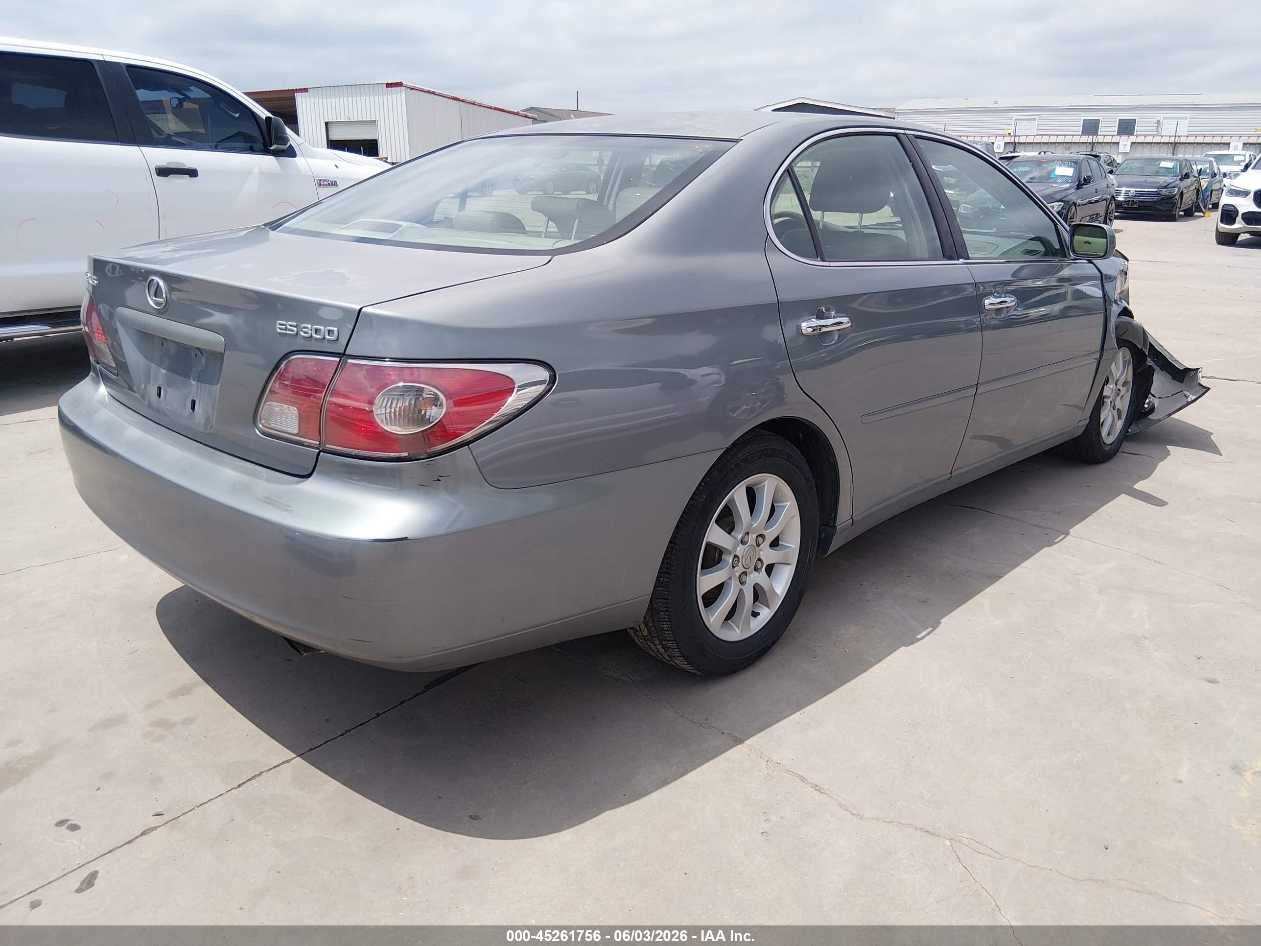 2002 Lexus Es 300   Gray vin: JTHBF30G325023332