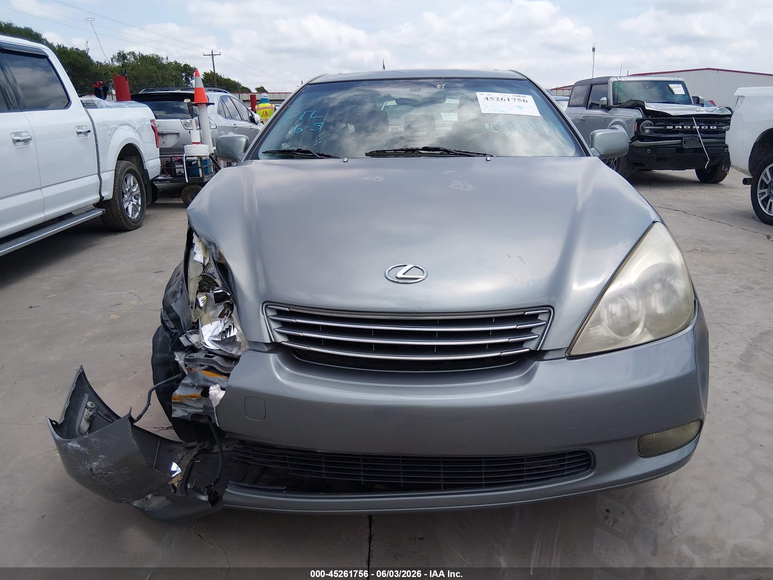 2002 Lexus Es 300   Gray vin: JTHBF30G325023332