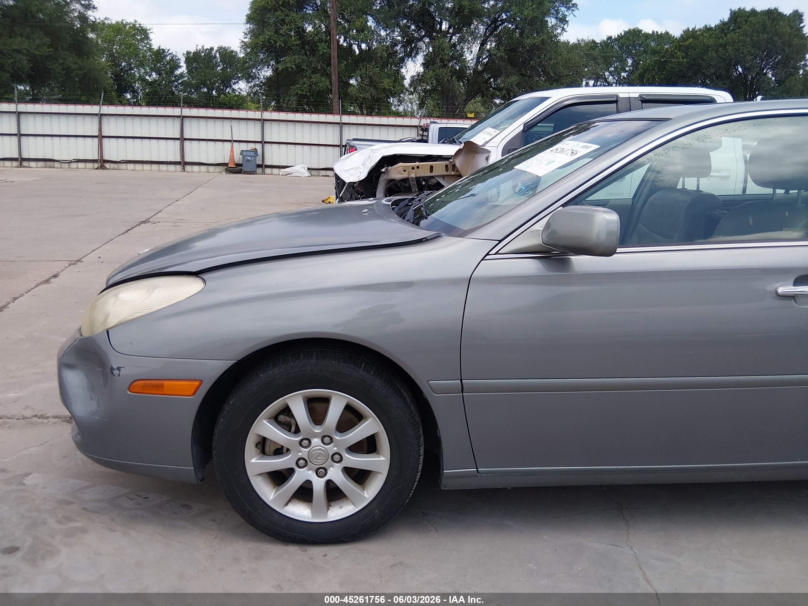 2002 Lexus Es 300   Gray vin: JTHBF30G325023332