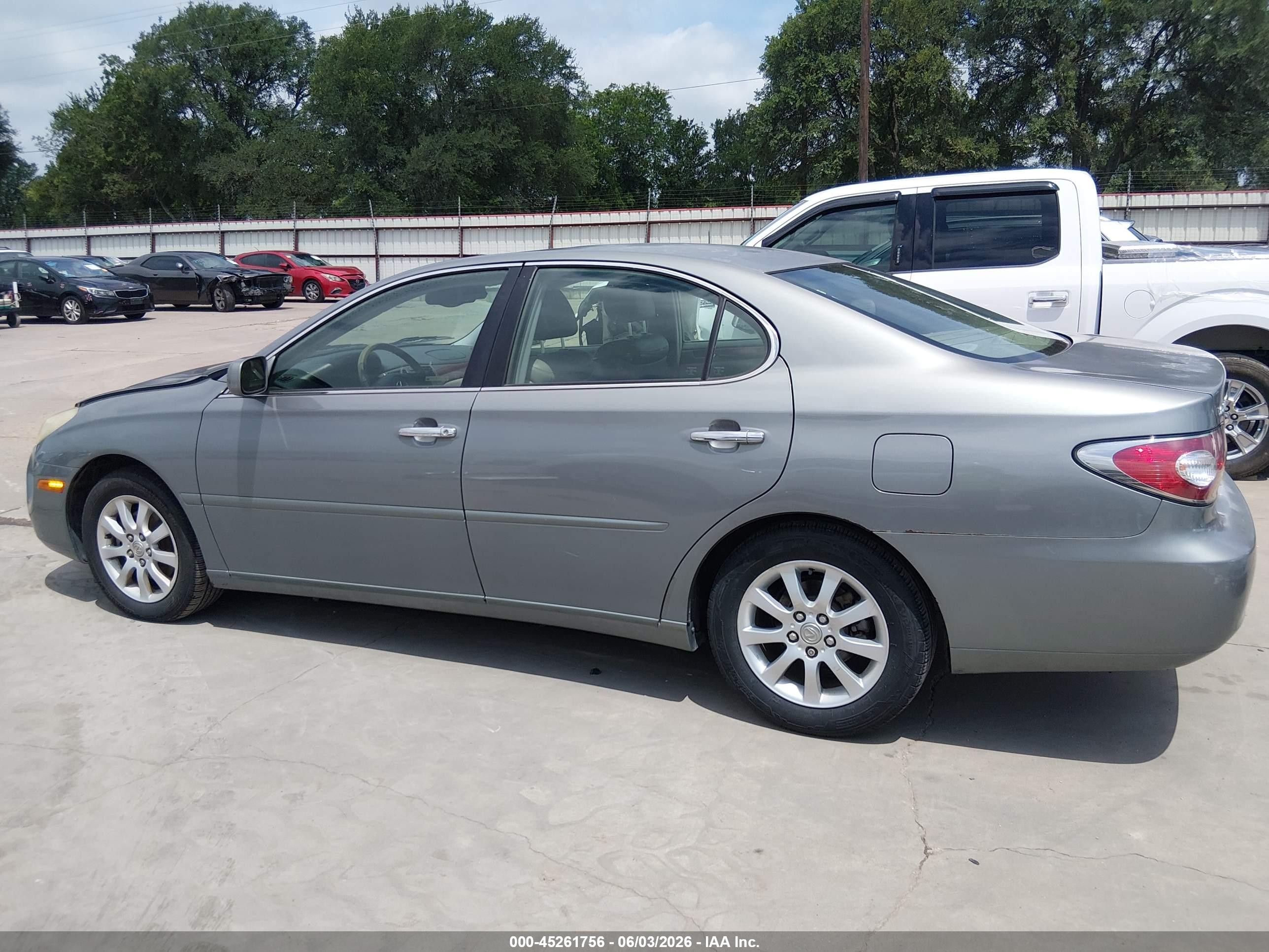 2002 Lexus Es 300   Gray vin: JTHBF30G325023332