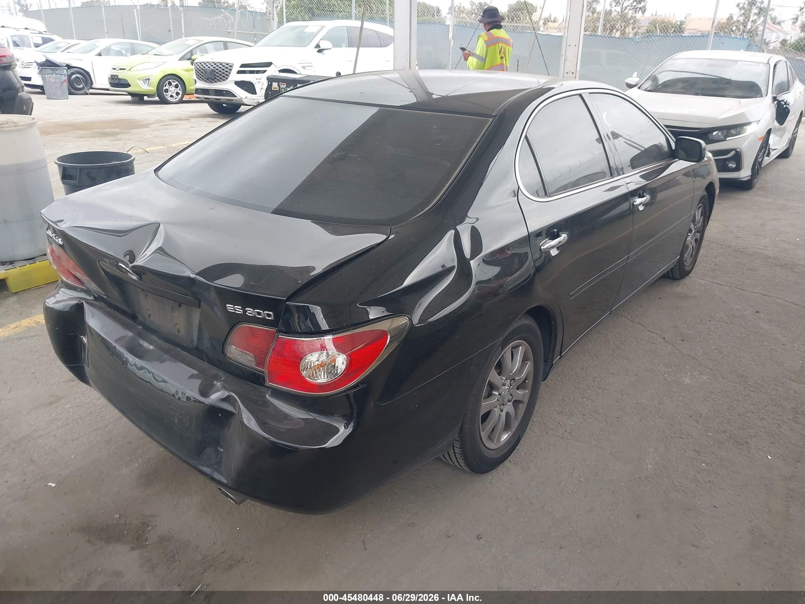 2002 Lexus Es 300   Black vin: JTHBF30G325031172