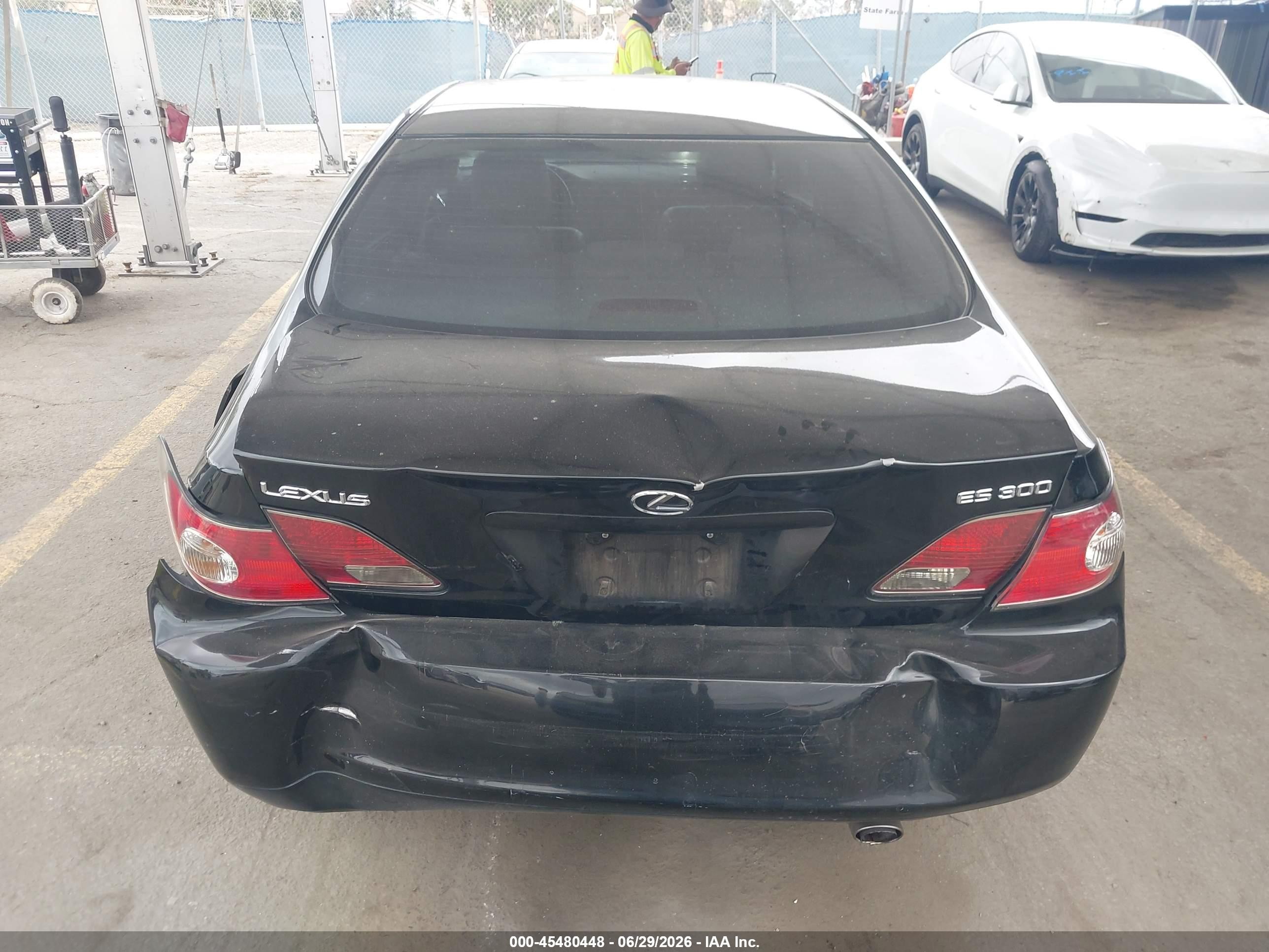 2002 Lexus Es 300   Black vin: JTHBF30G325031172